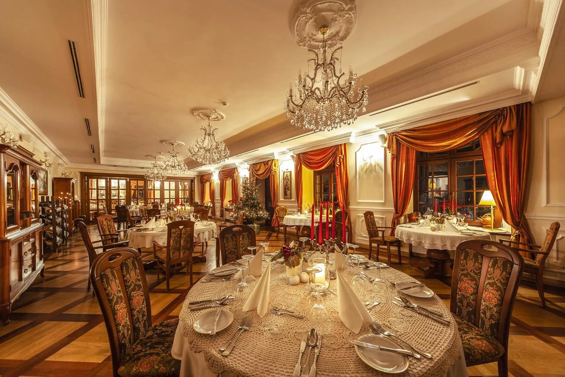 Property building in Rezydencja Dwór Polski