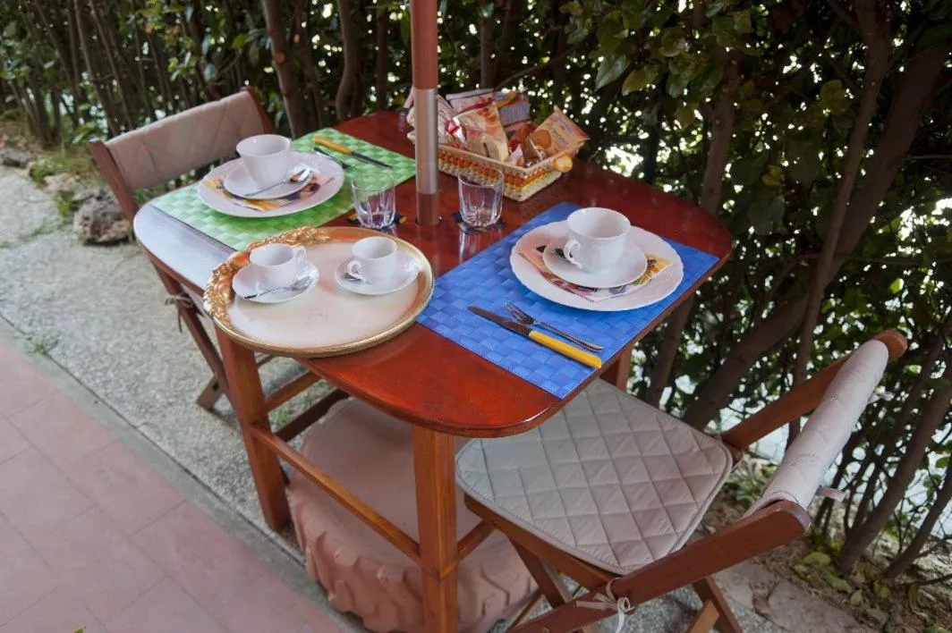 Garden in Alfieri Bed & Breakfast