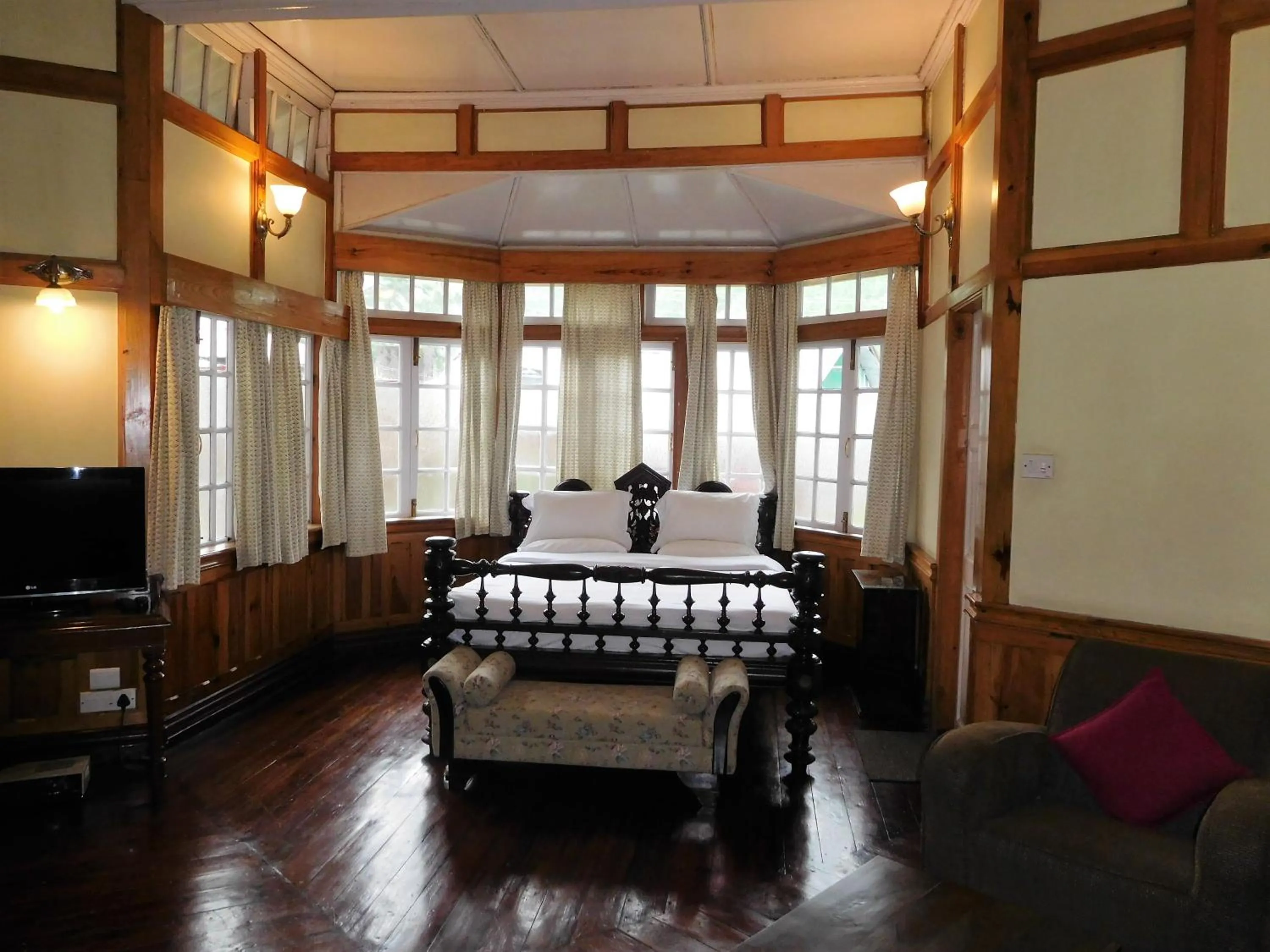 The Heritage Club - Tripura Castle Hotel and Spa