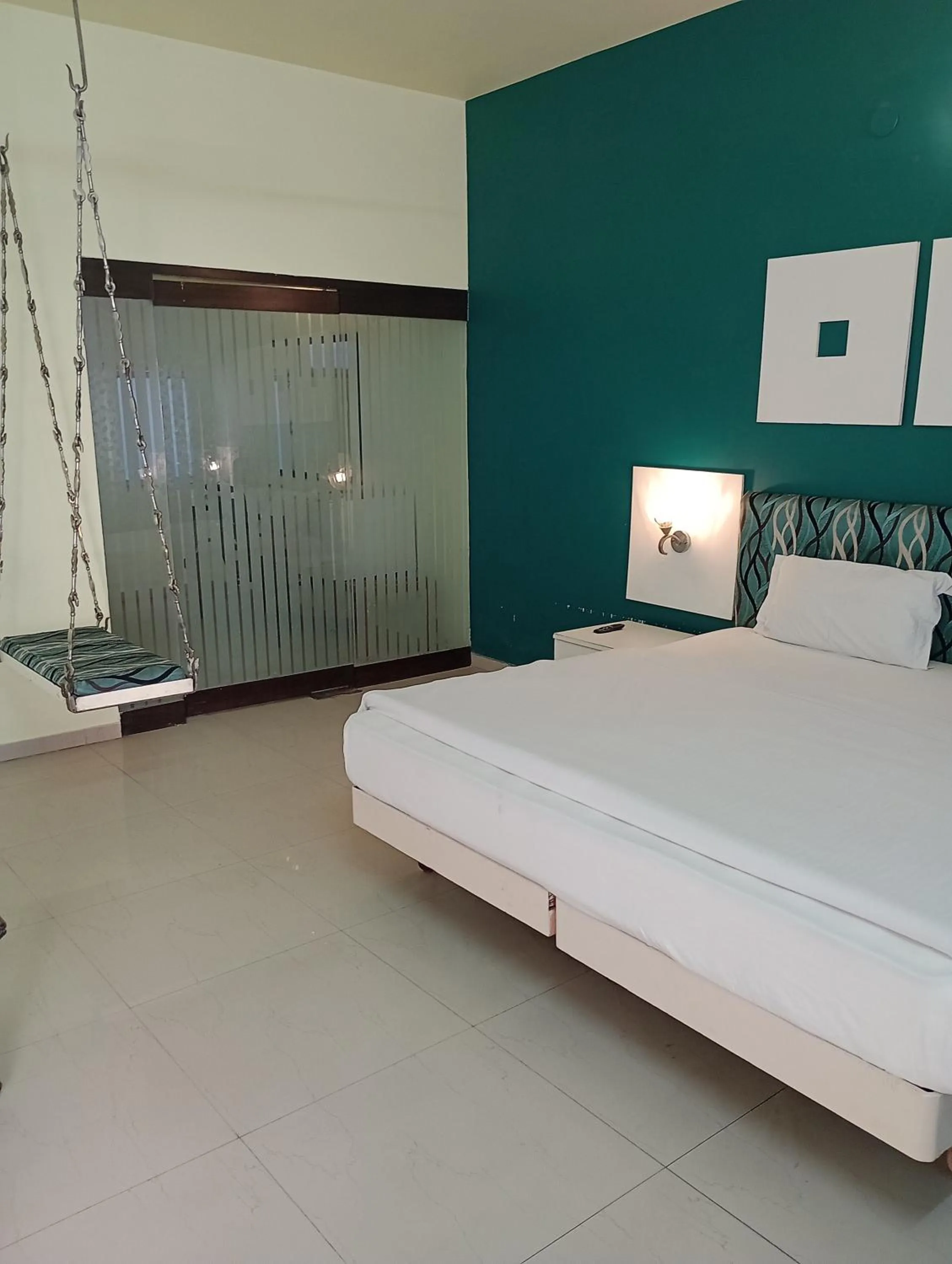 Bedroom, Bed in Hotel Airlines