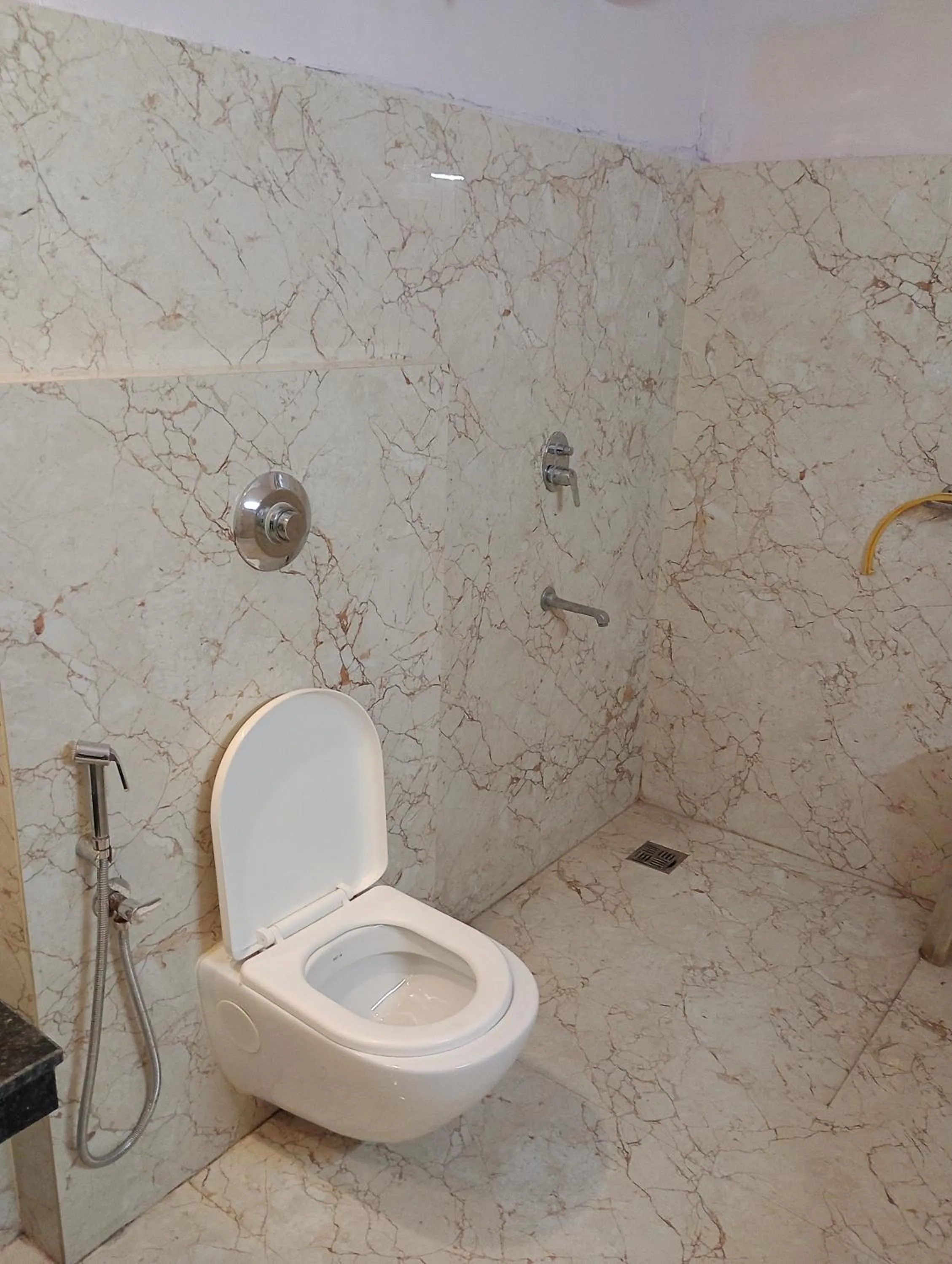 Bathroom in Hotel Airlines