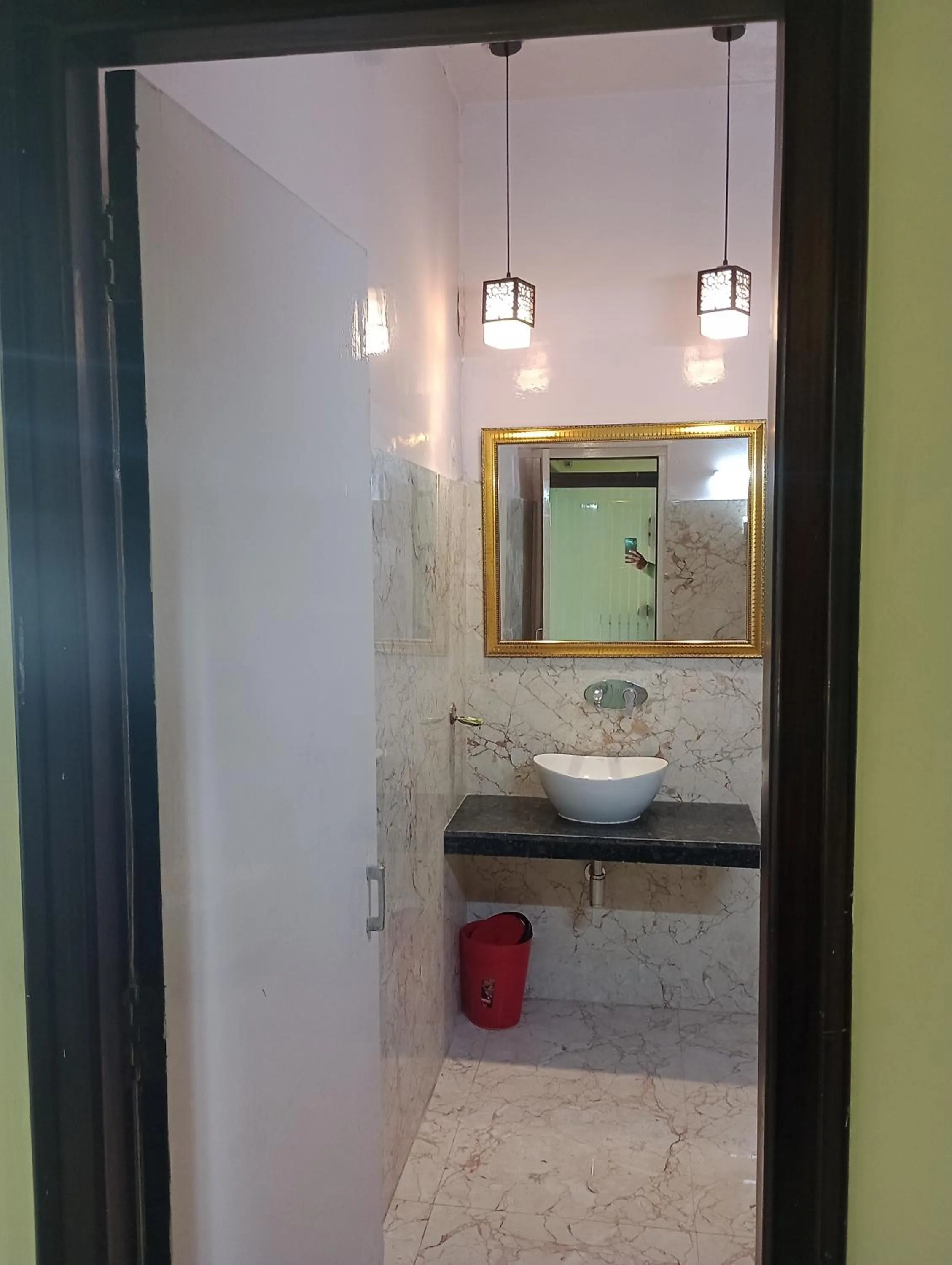 Bathroom in Hotel Airlines