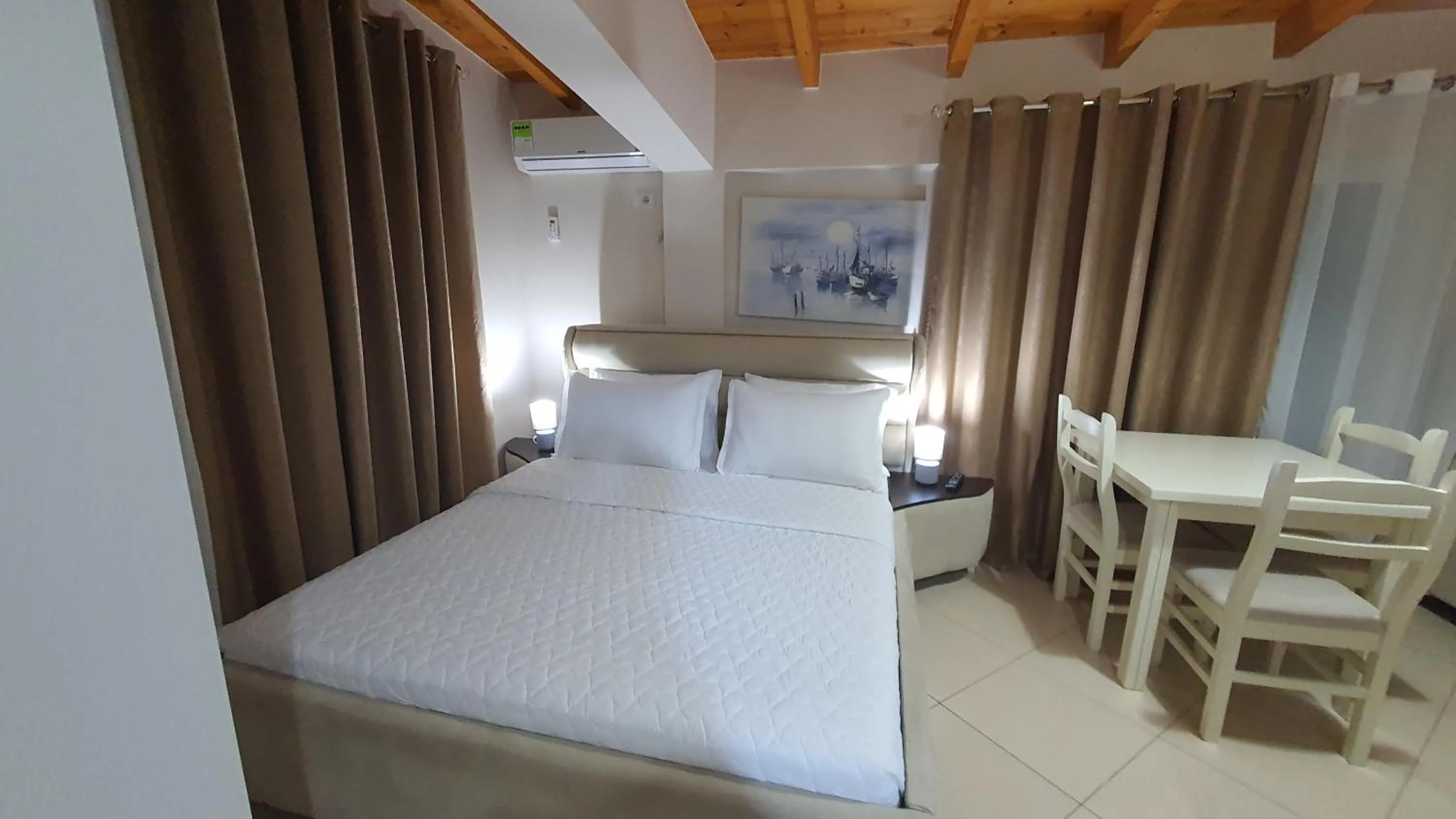 Bed in Hotel Vila Alvin & Apartments