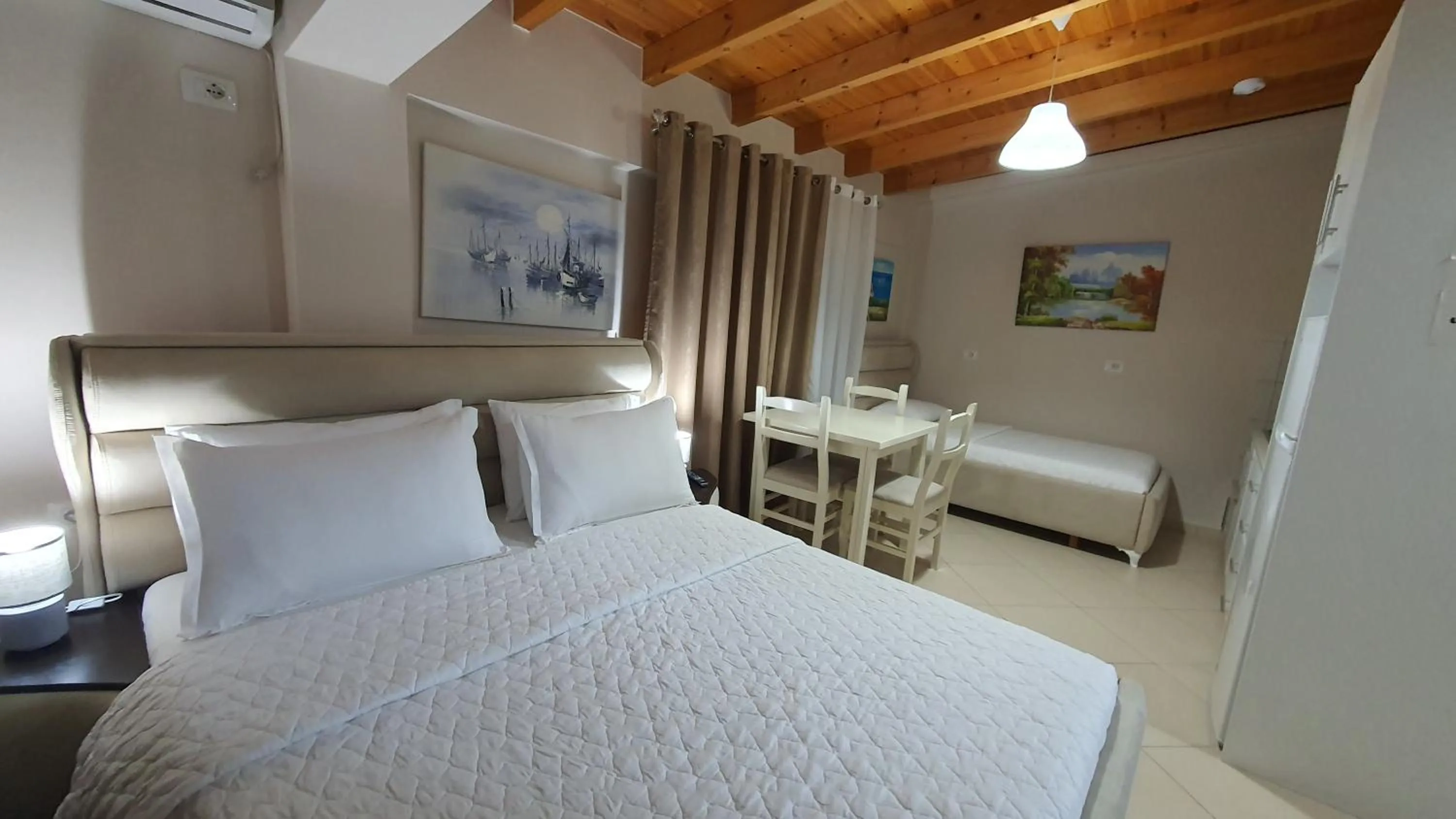 Bed in Hotel Vila Alvin & Apartments