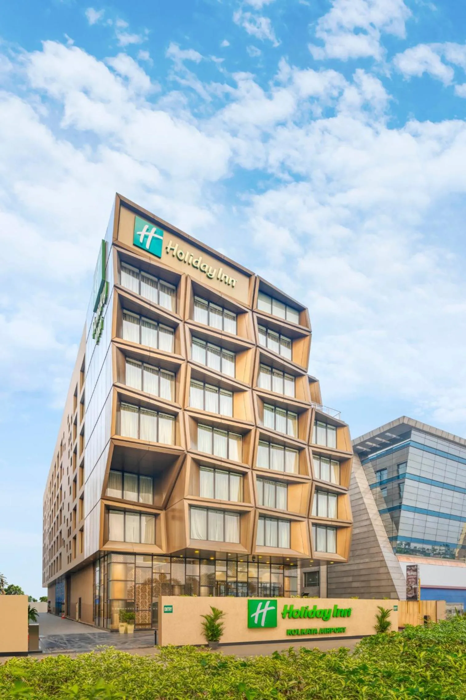 Property building in Holiday Inn Kolkata Airport by IHG