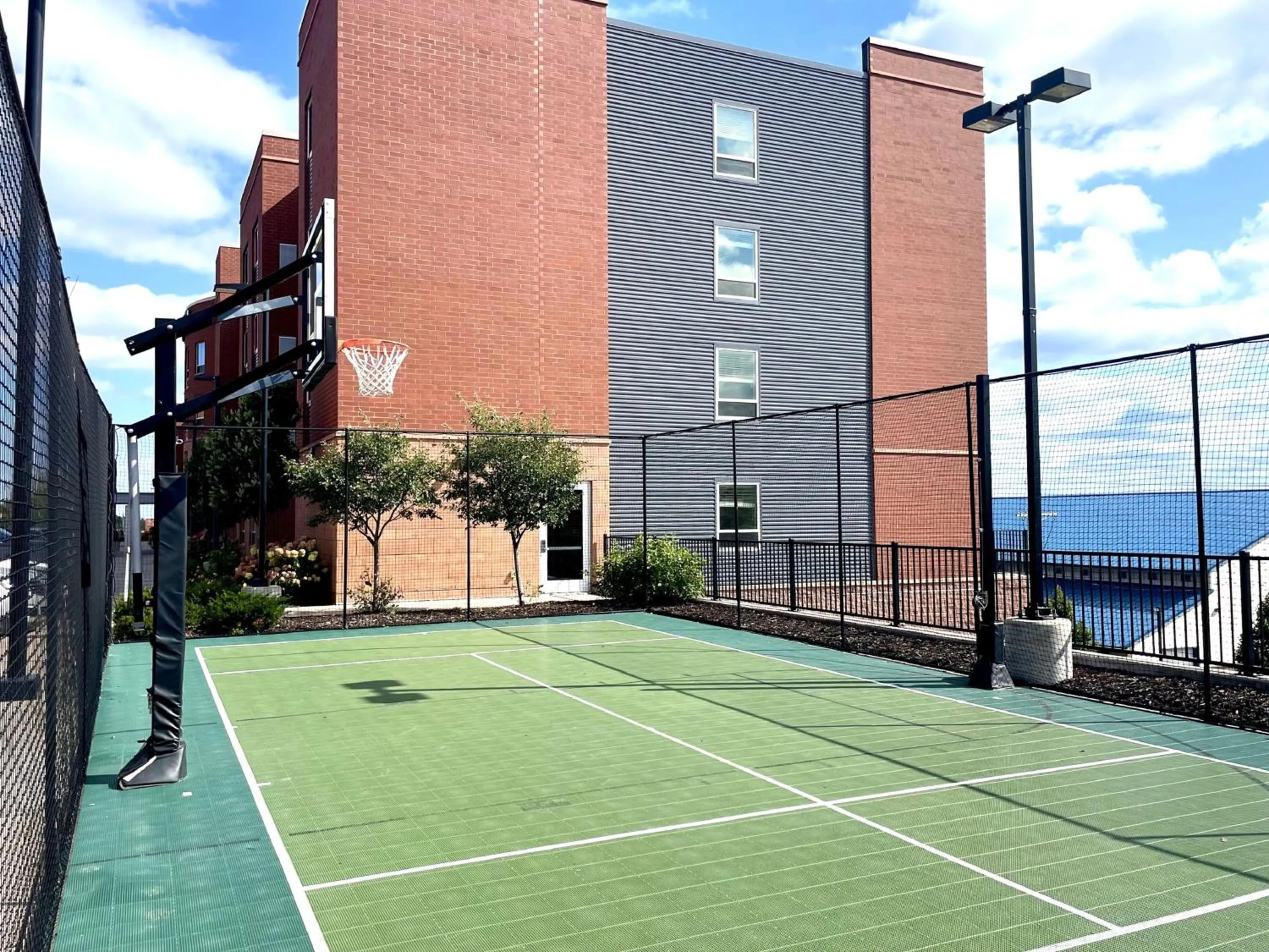 Area and facilities in Staybridge Suites Marquette by IHG