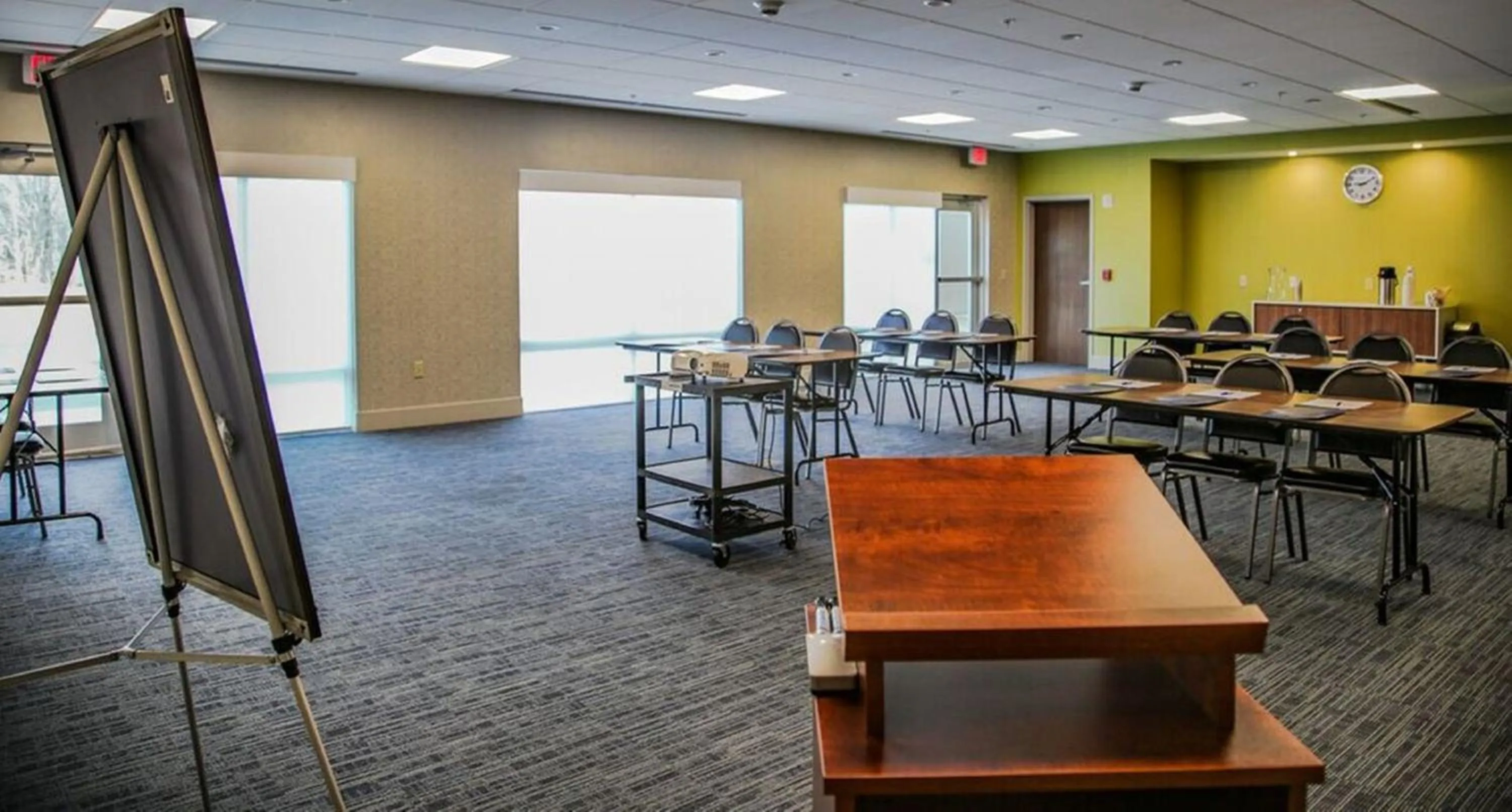 Meeting/conference room in Holiday Inn Express & Suites Kingston-Ulster by IHG