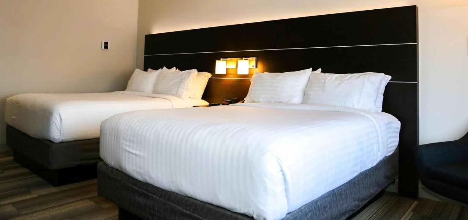 Bed in Holiday Inn Express & Suites Kingston-Ulster by IHG