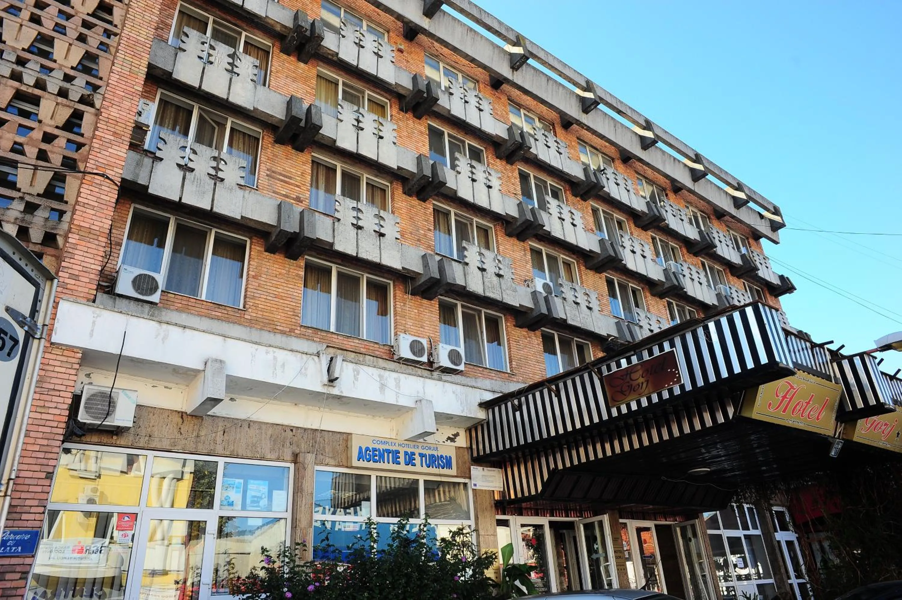Facade/entrance in Hotel Gorj