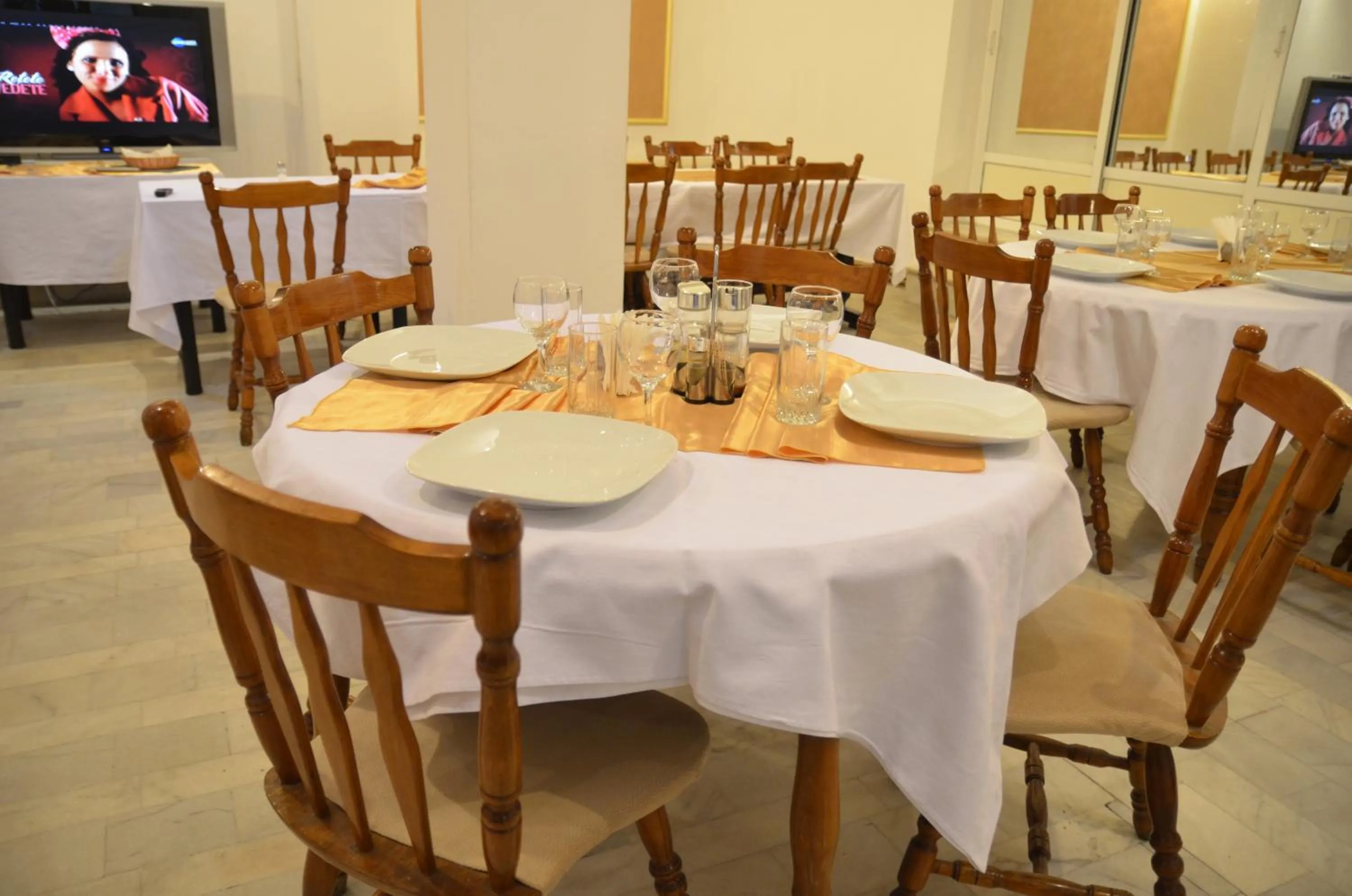 Restaurant/places to eat in Hotel Gorj