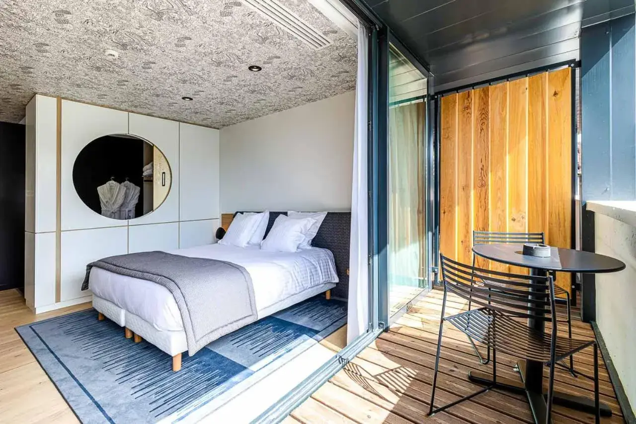 Double or Twin Room with Terrace in Hotel Le Saint Gelais Double or Twin Room with Terrace in Hotel Le Saint Gelais