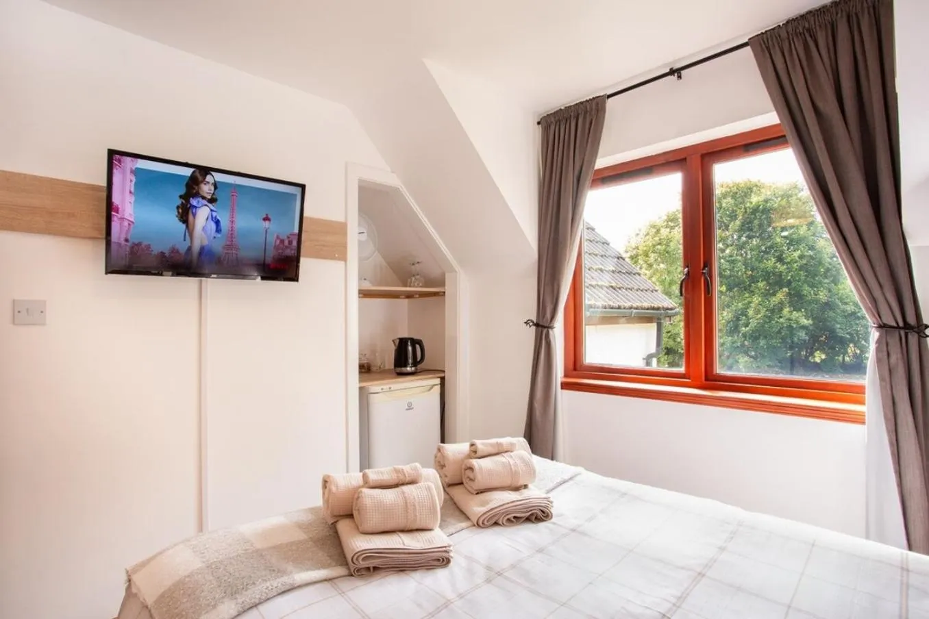 Bed in Beechwood Lodge