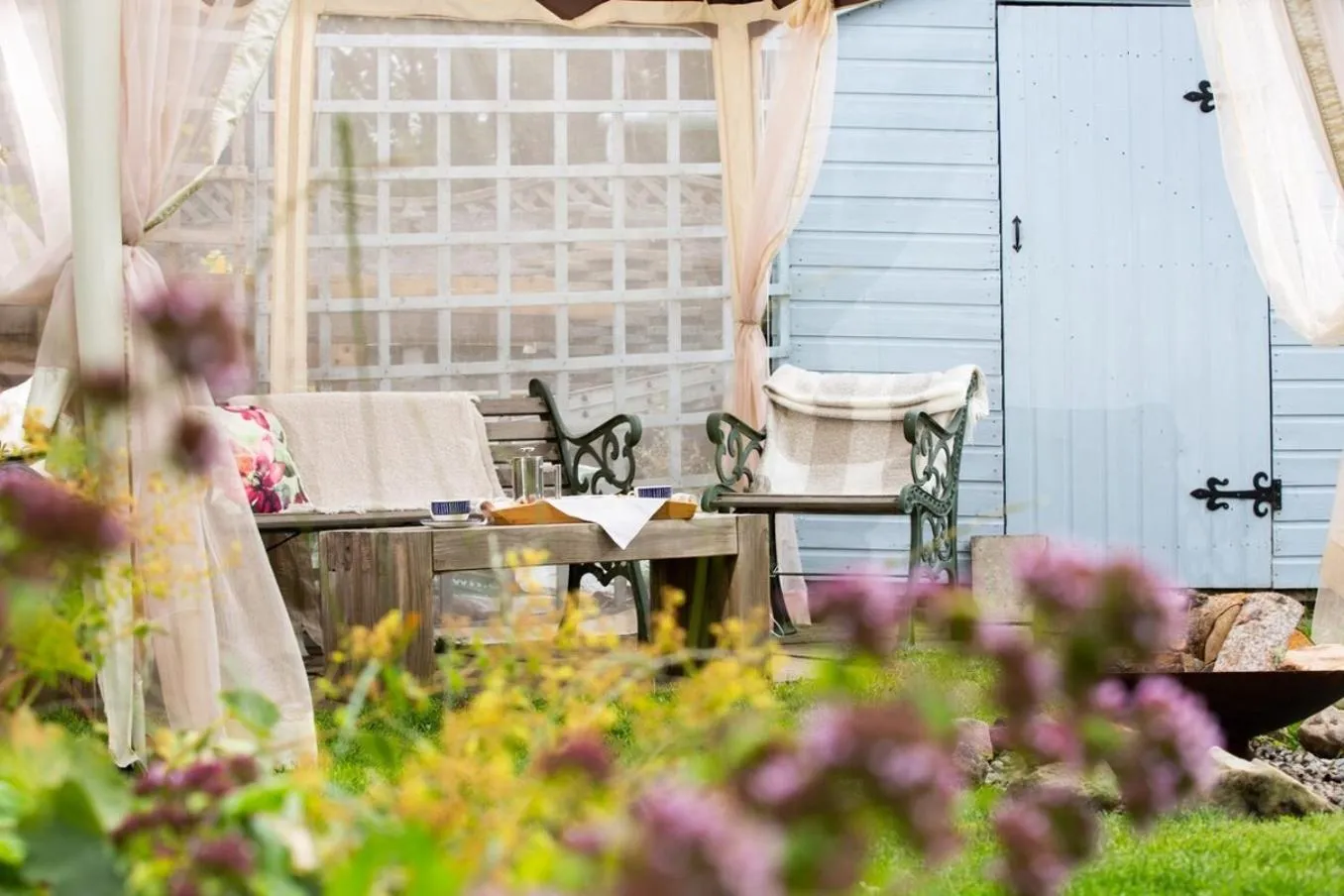 Day in Beechwood Lodge