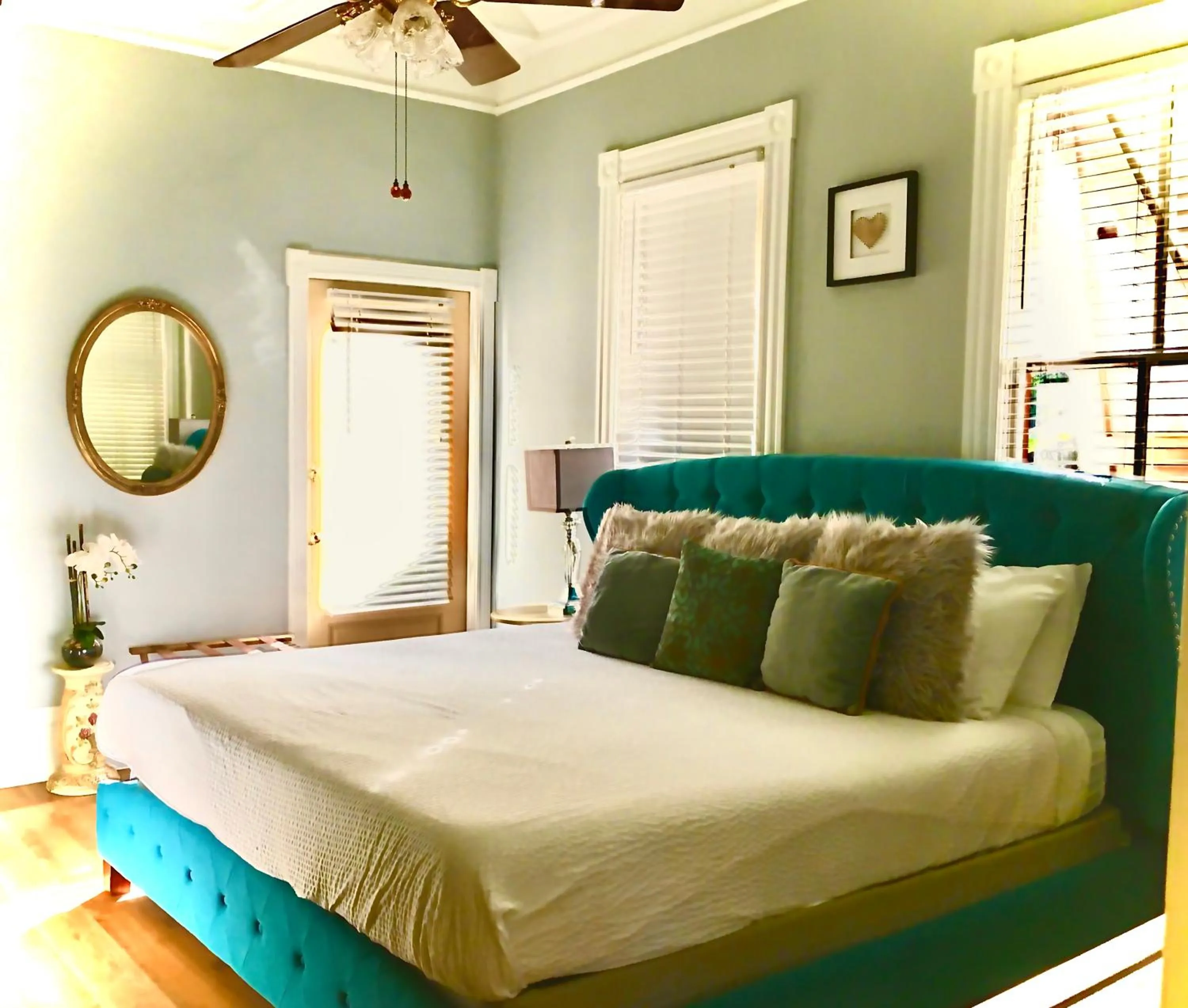 Bed in Peace & Plenty Inn Bed and Breakfast Downtown St Augustine-Adults Only