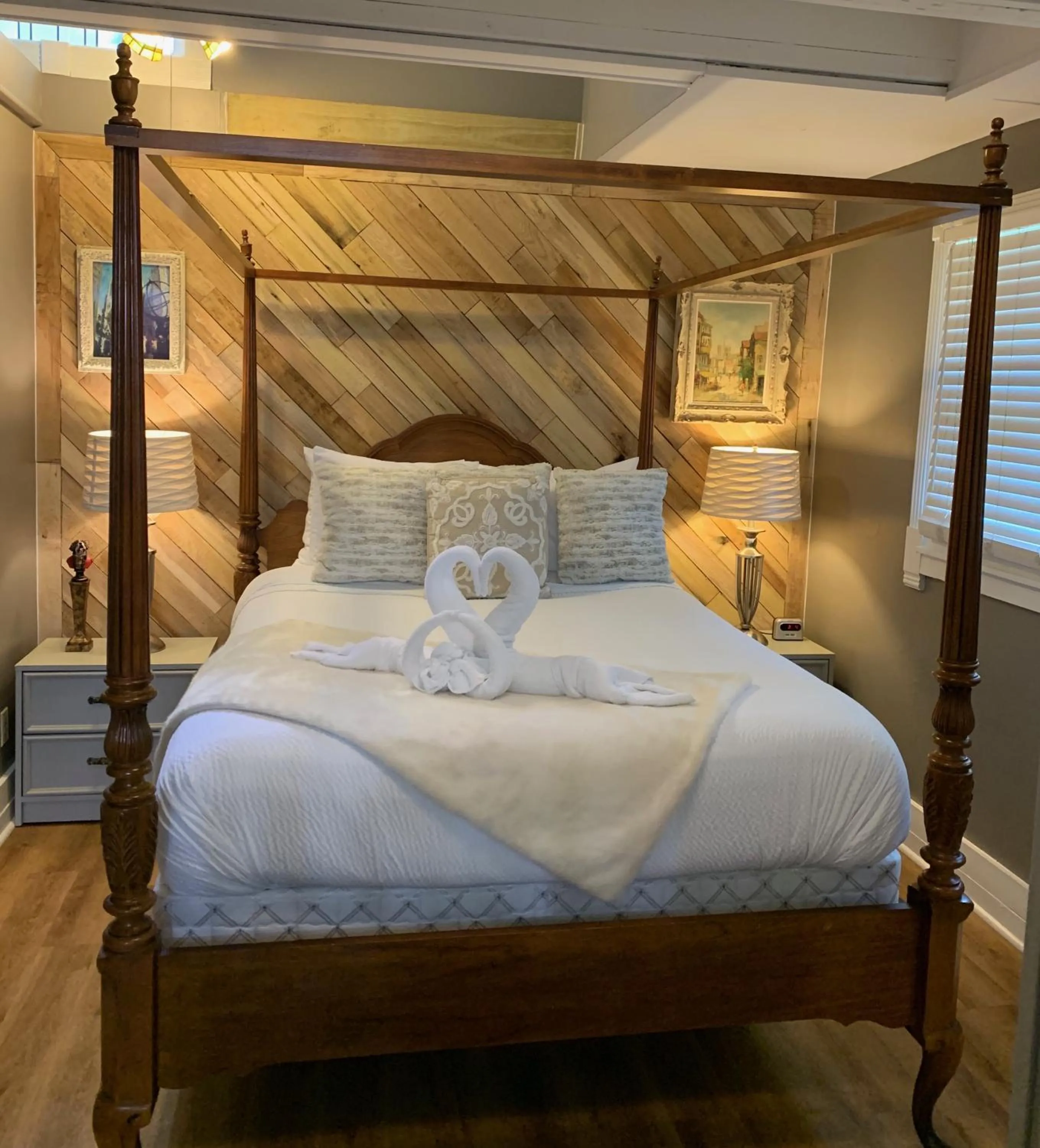 Bed in Peace & Plenty Inn Bed and Breakfast Downtown St Augustine-Adults Only