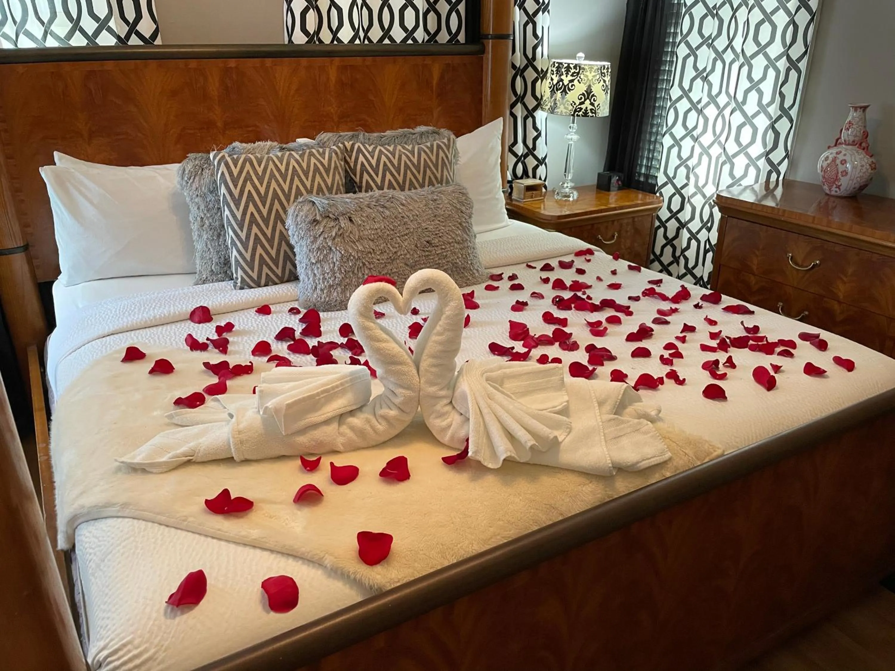 Bed in Peace & Plenty Inn Bed and Breakfast Downtown St Augustine-Adults Only