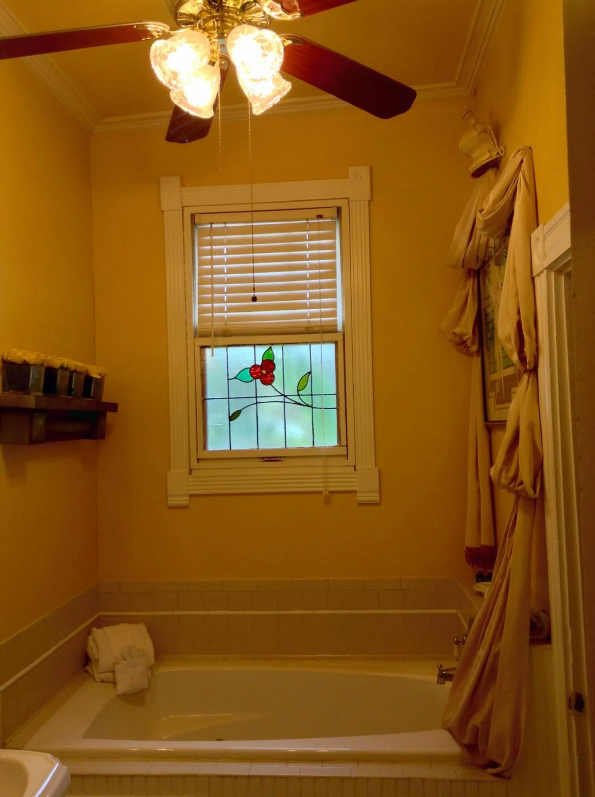 Bathroom in Peace & Plenty Inn Bed and Breakfast Downtown St Augustine-Adults Only