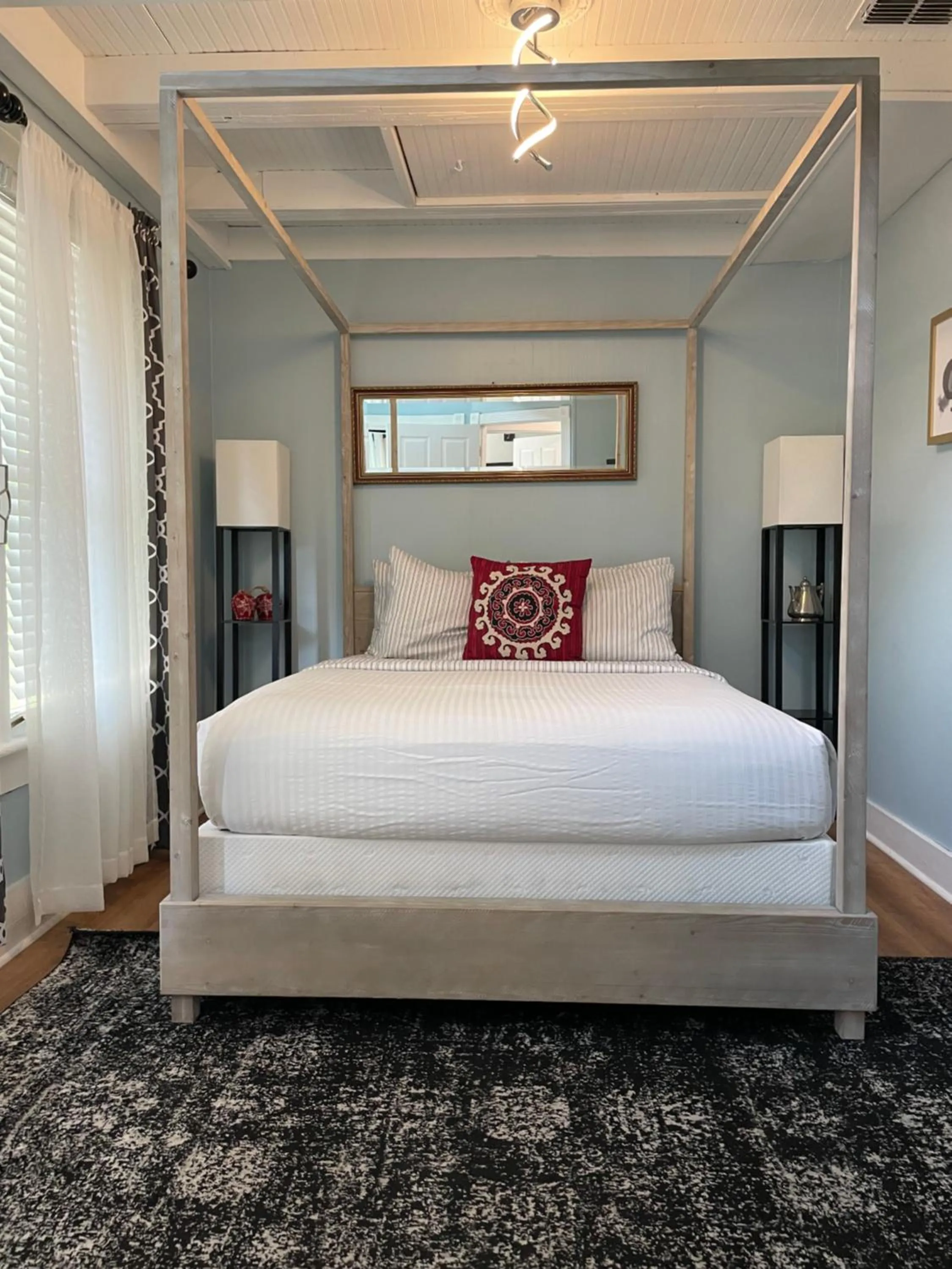 Bed in Peace & Plenty Inn Bed and Breakfast Downtown St Augustine-Adults Only