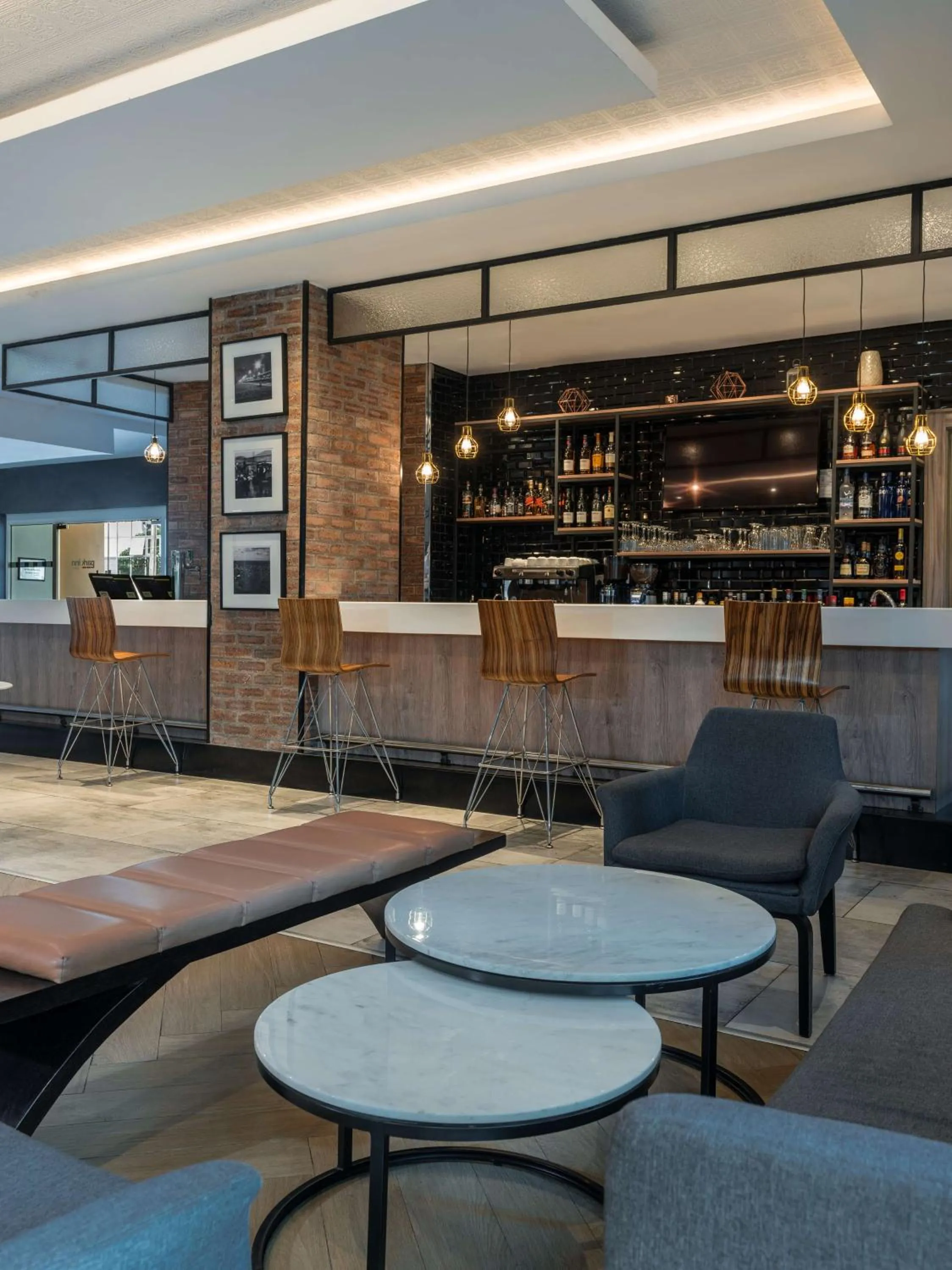 Lounge or bar in Park Inn by Radisson, Lagos Victoria Island