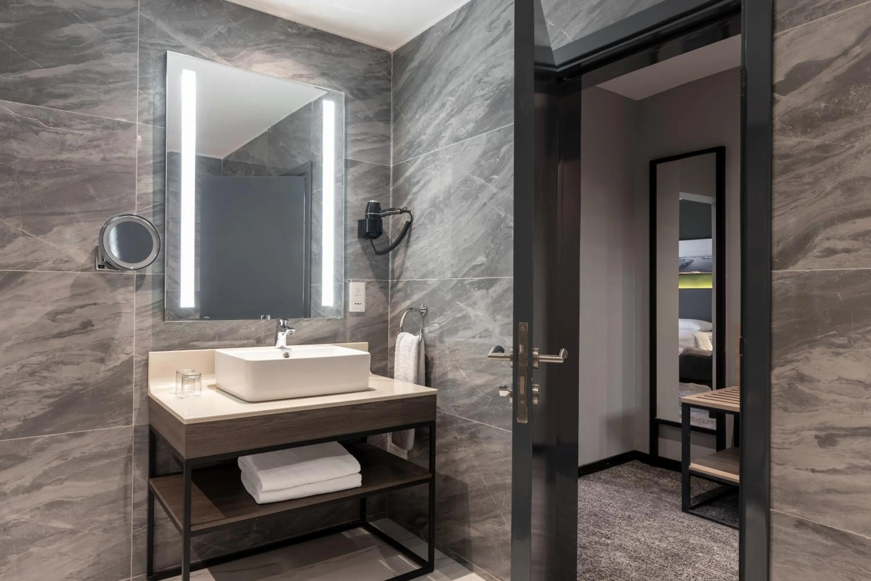 Shower in Park Inn by Radisson, Lagos Victoria Island