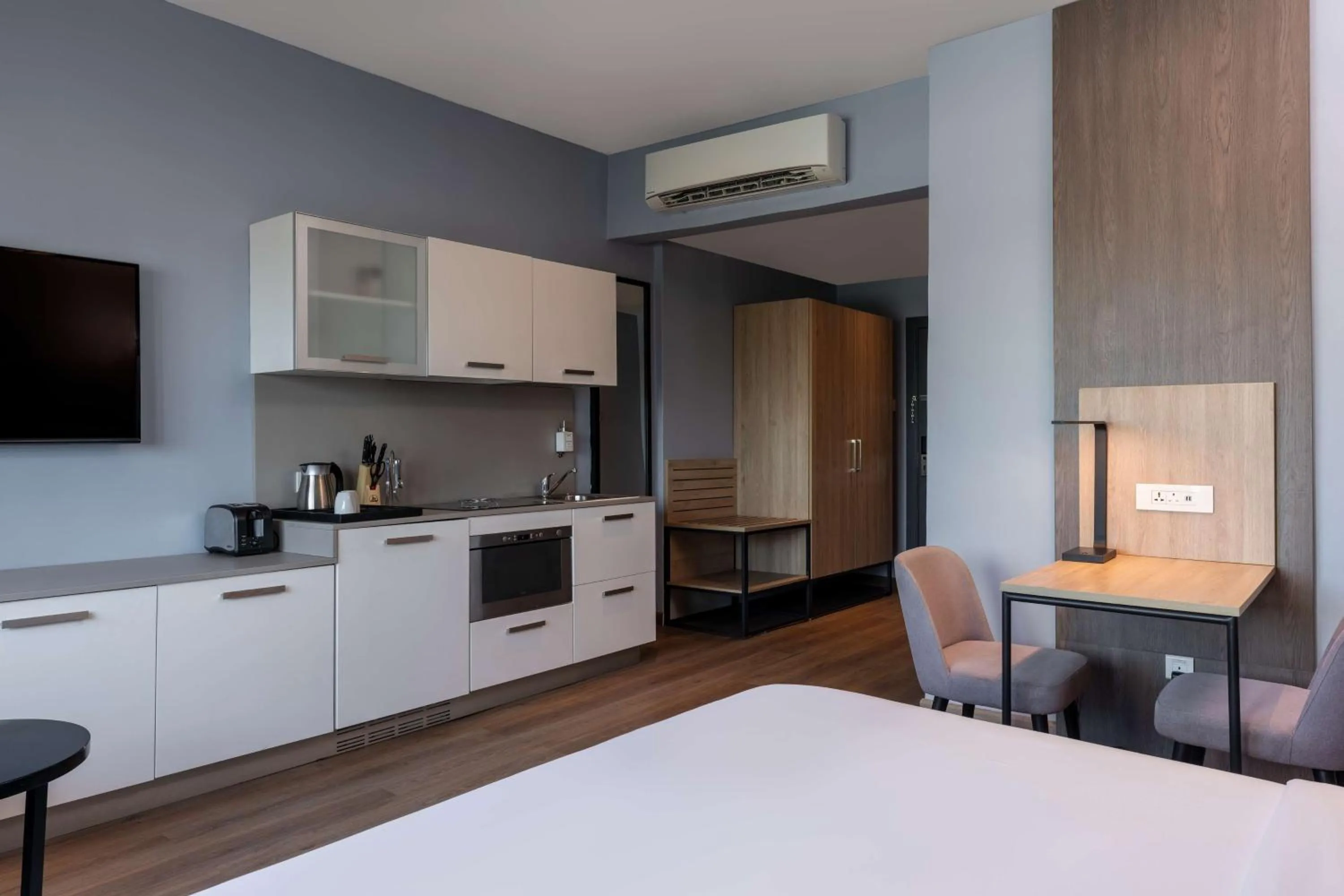 Kitchen or kitchenette, Bed in Park Inn by Radisson, Lagos Victoria Island
