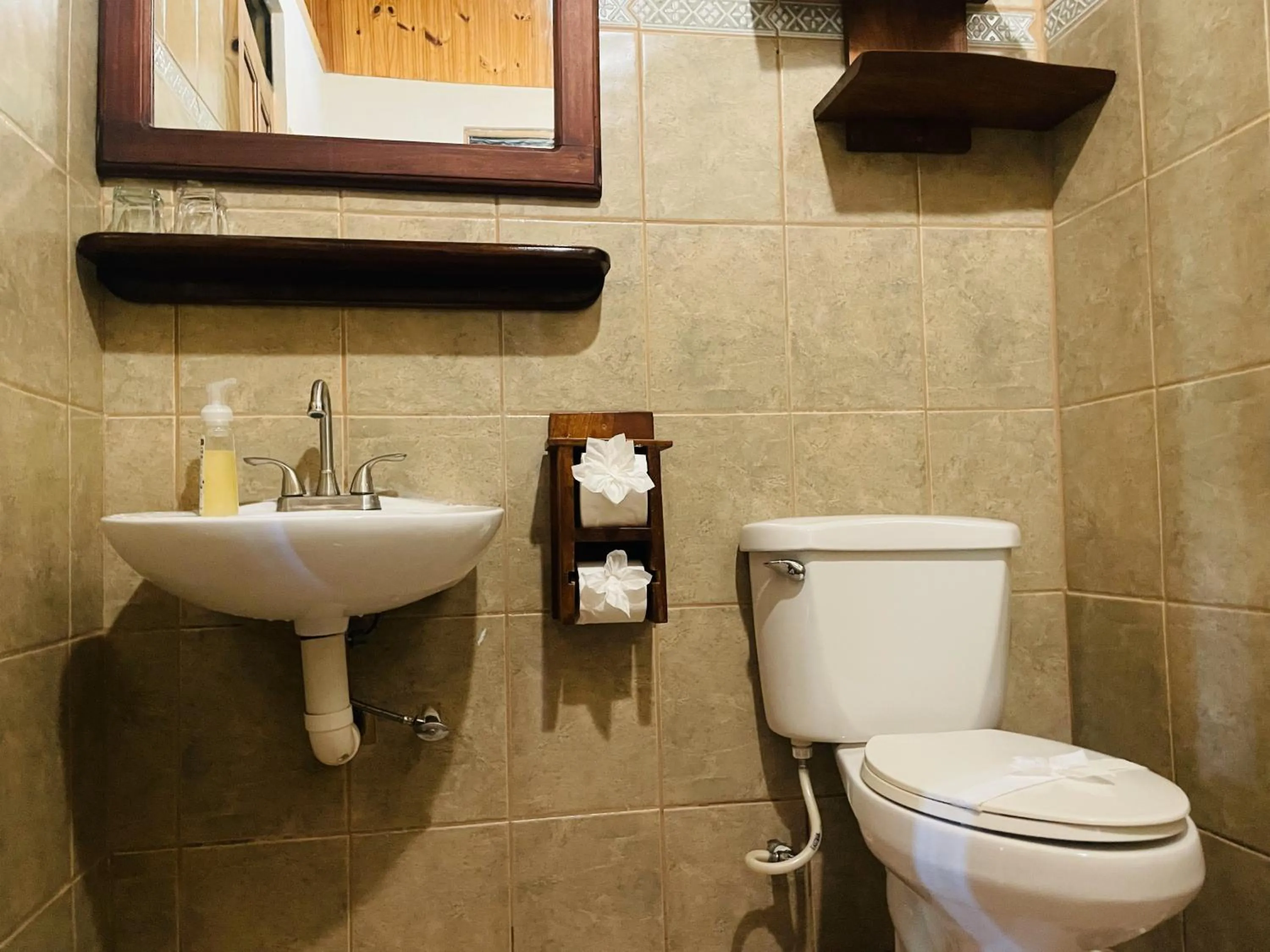 Bathroom in Kakao Lodge & Garden Río Celeste
