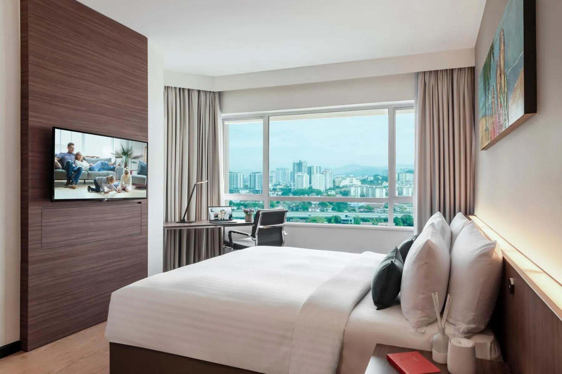 Bed in Oakwood Hotel & Residence Kuala Lumpur