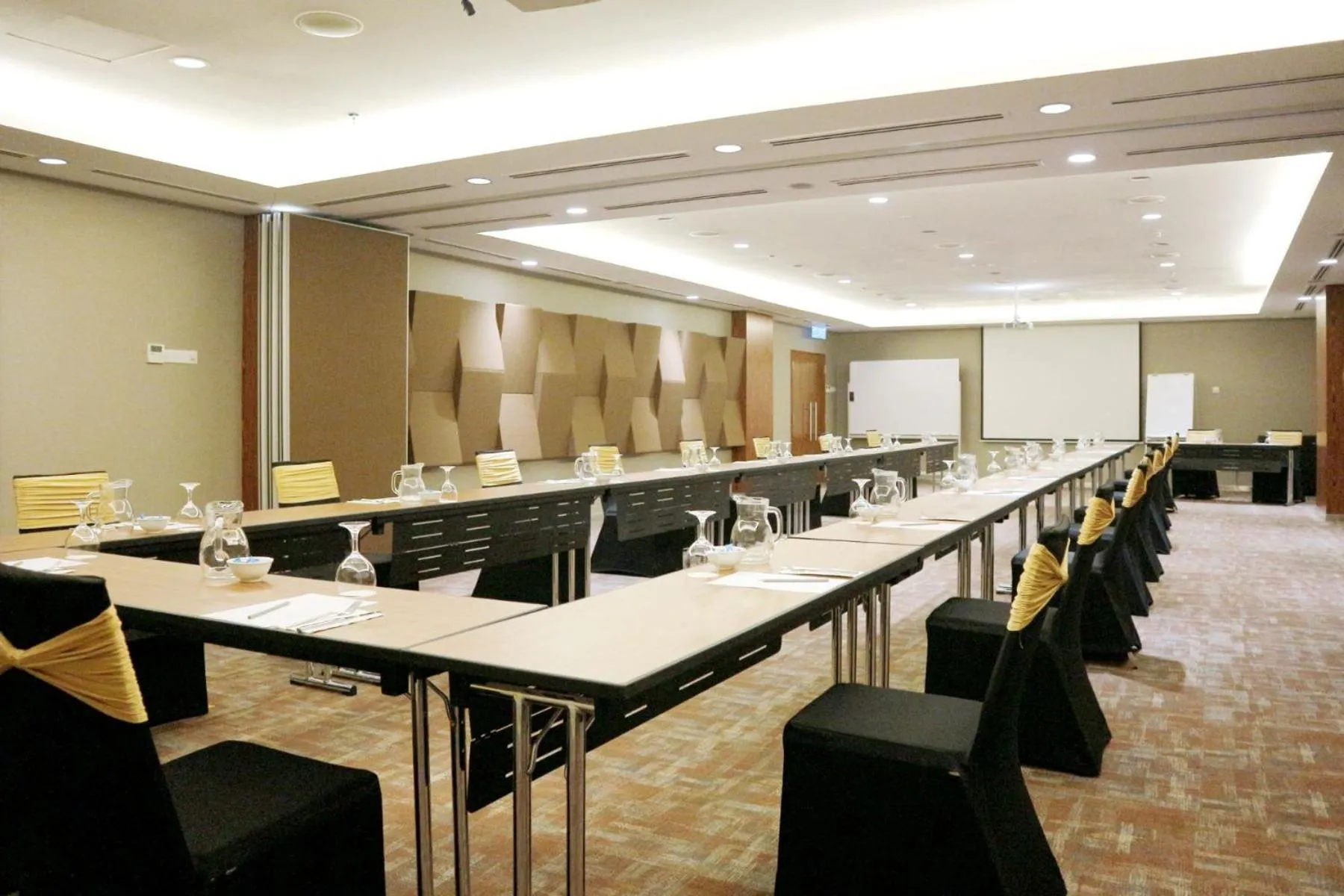 Property building in Oakwood Hotel & Residence Kuala Lumpur