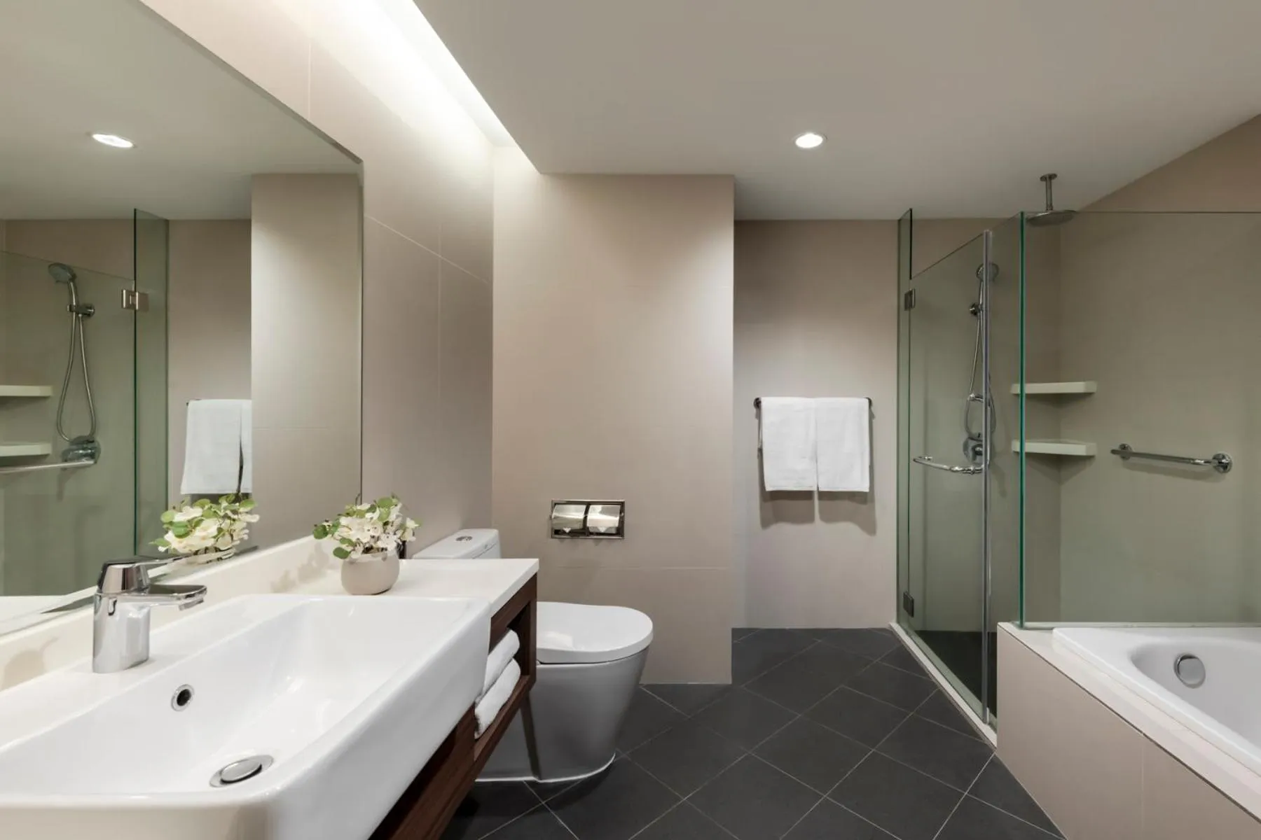 Bathroom in Oakwood Hotel & Residence Kuala Lumpur