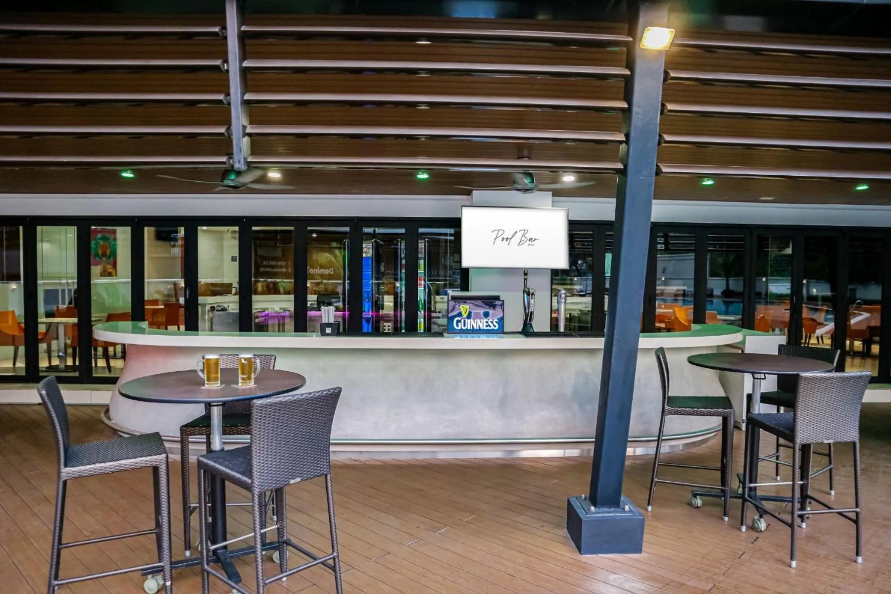 Restaurant/places to eat in Oakwood Hotel & Residence Kuala Lumpur