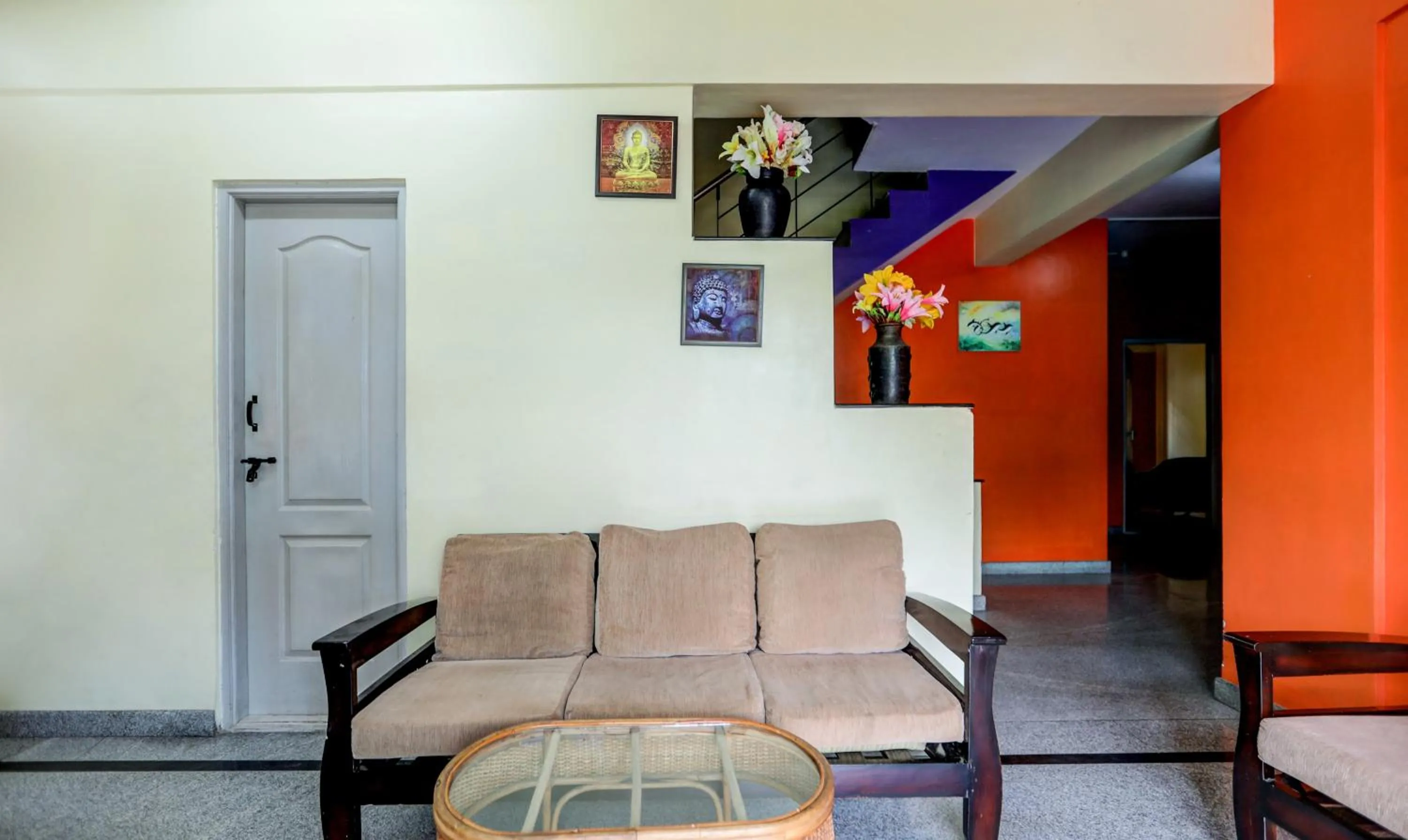 Seating area in Itsy Hotels Jasmine