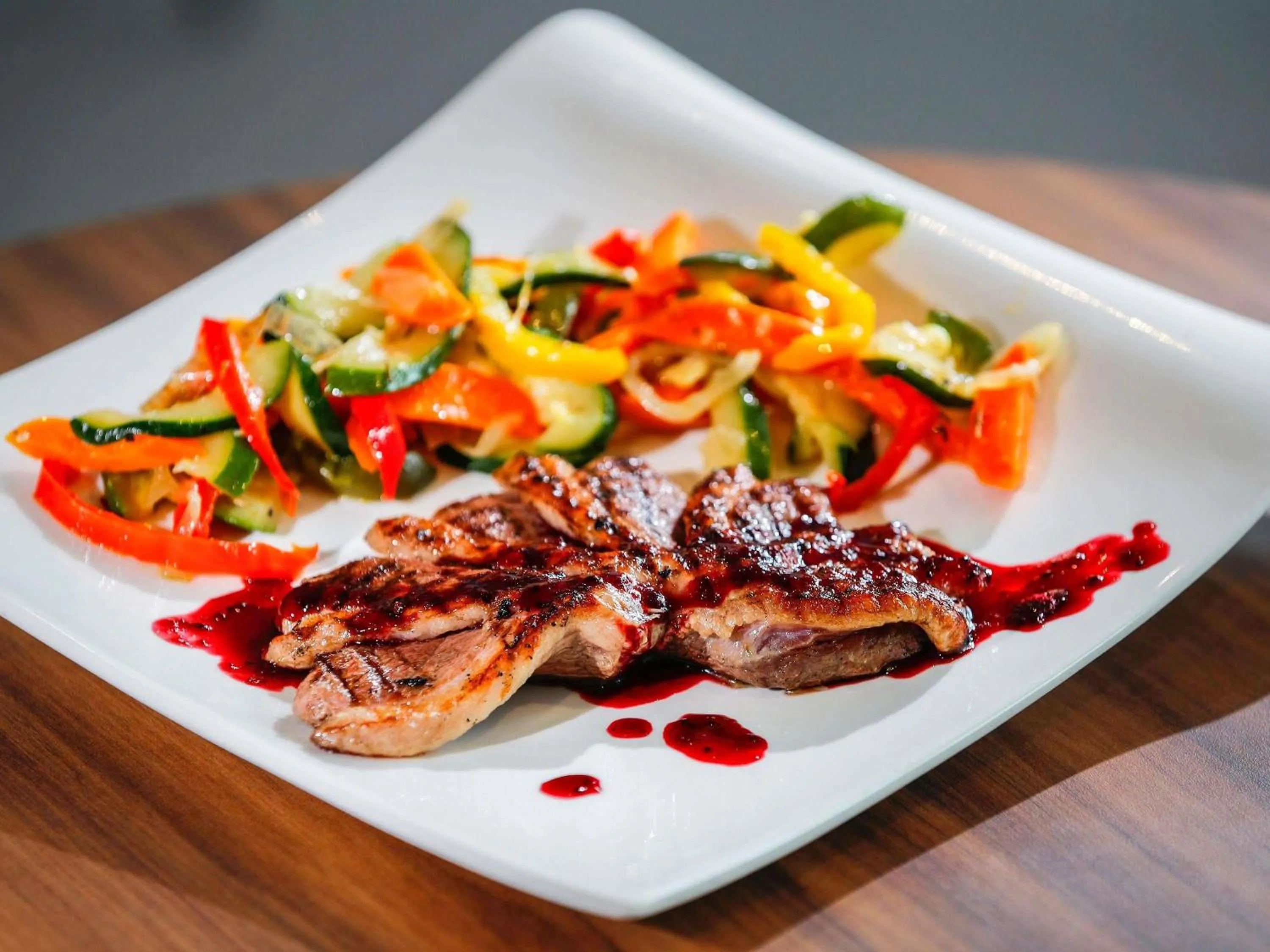 Restaurant/places to eat in Ibis Luxembourg Airport