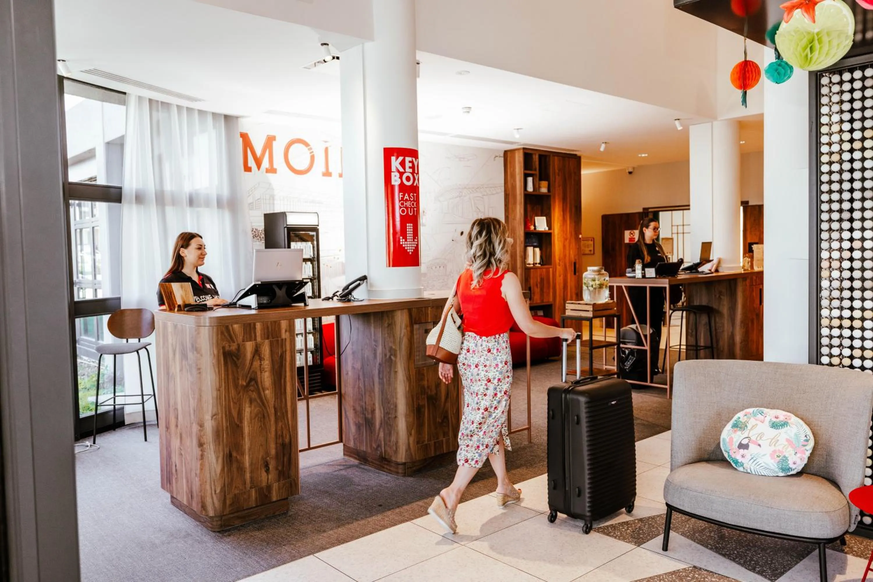Lobby or reception in Ibis Luxembourg Airport
