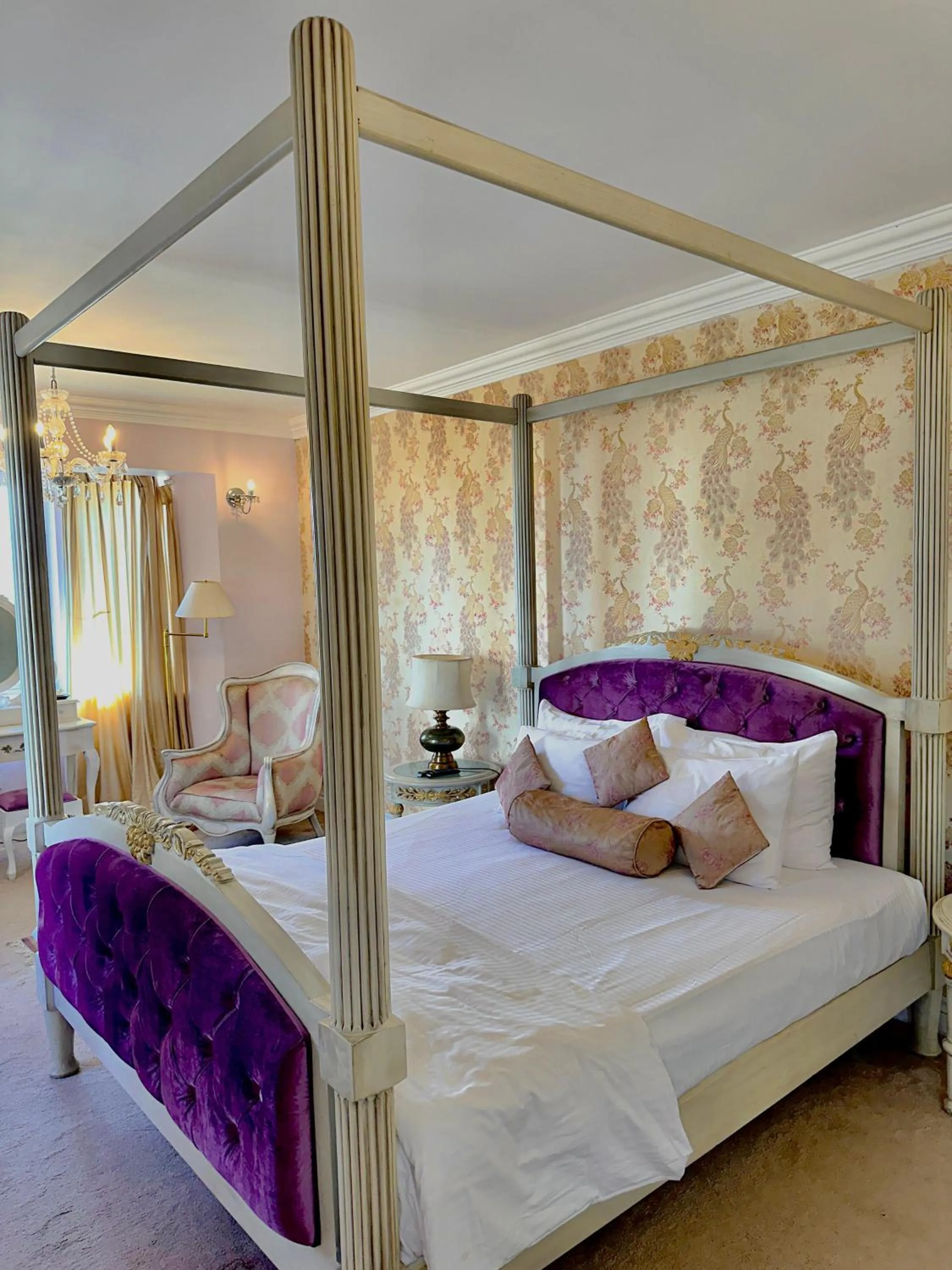 Bedroom, Bed in Kent Cottage