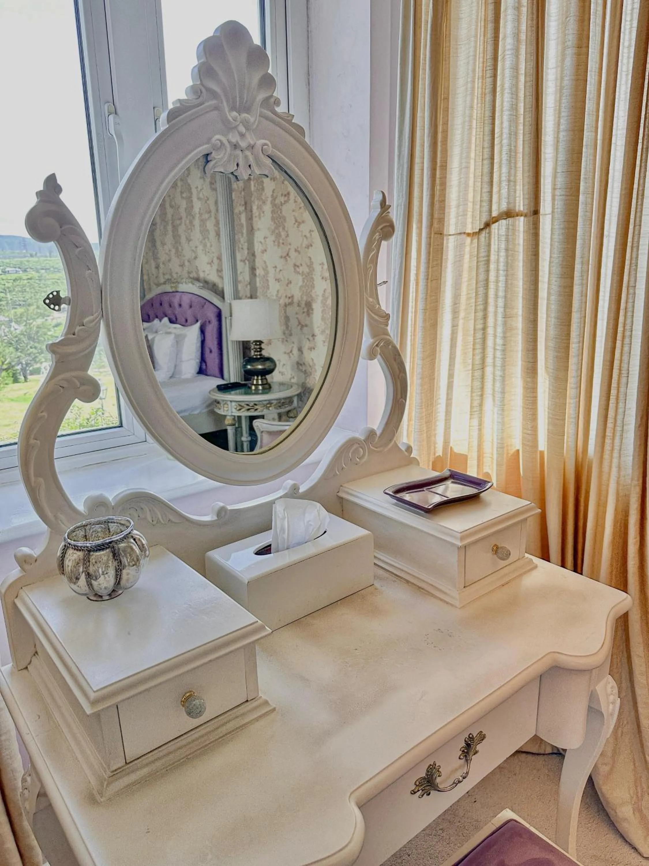 Decorative detail in Kent Cottage