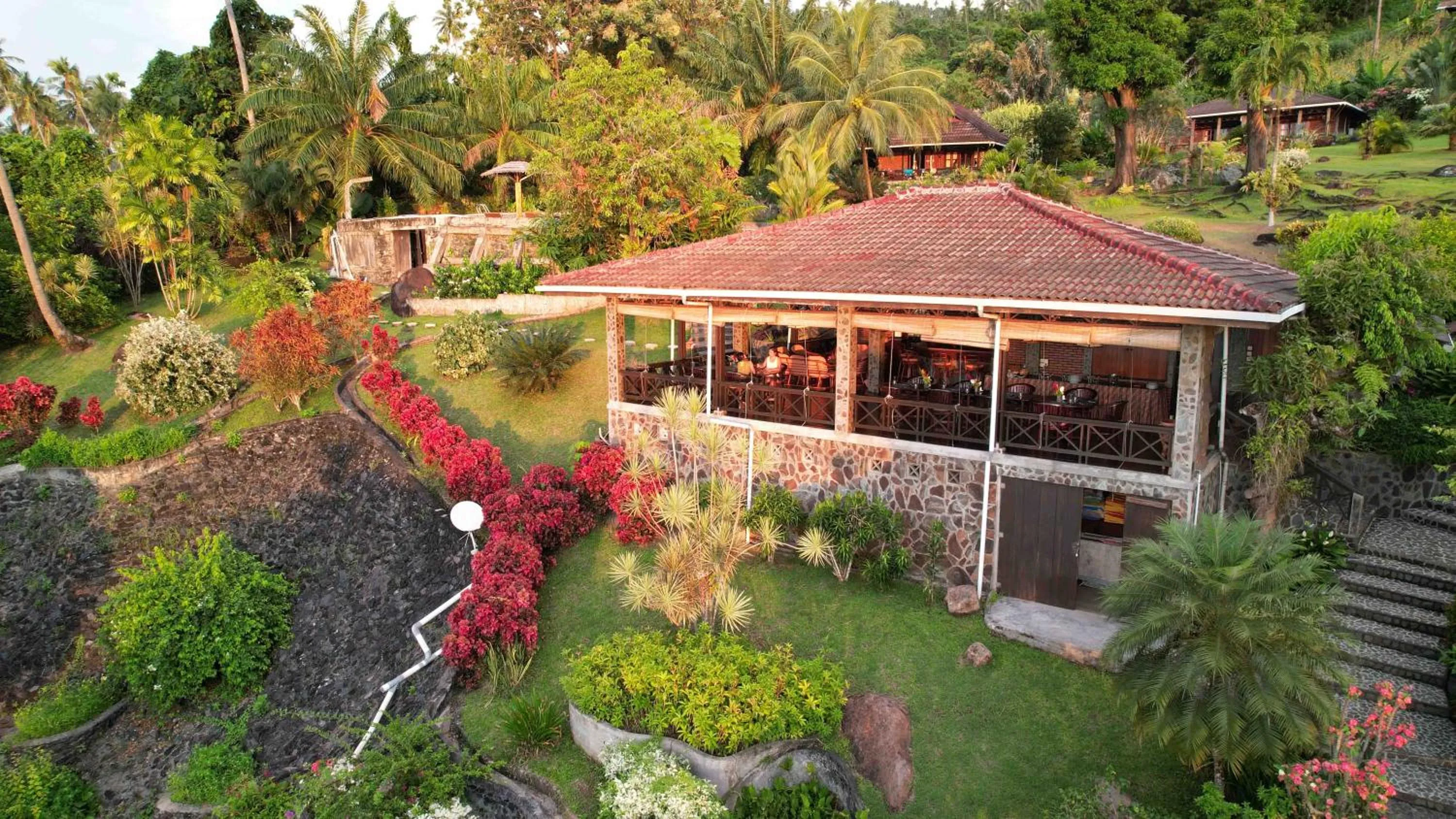 Restaurant/places to eat in Lumbalumba Resort - Manado