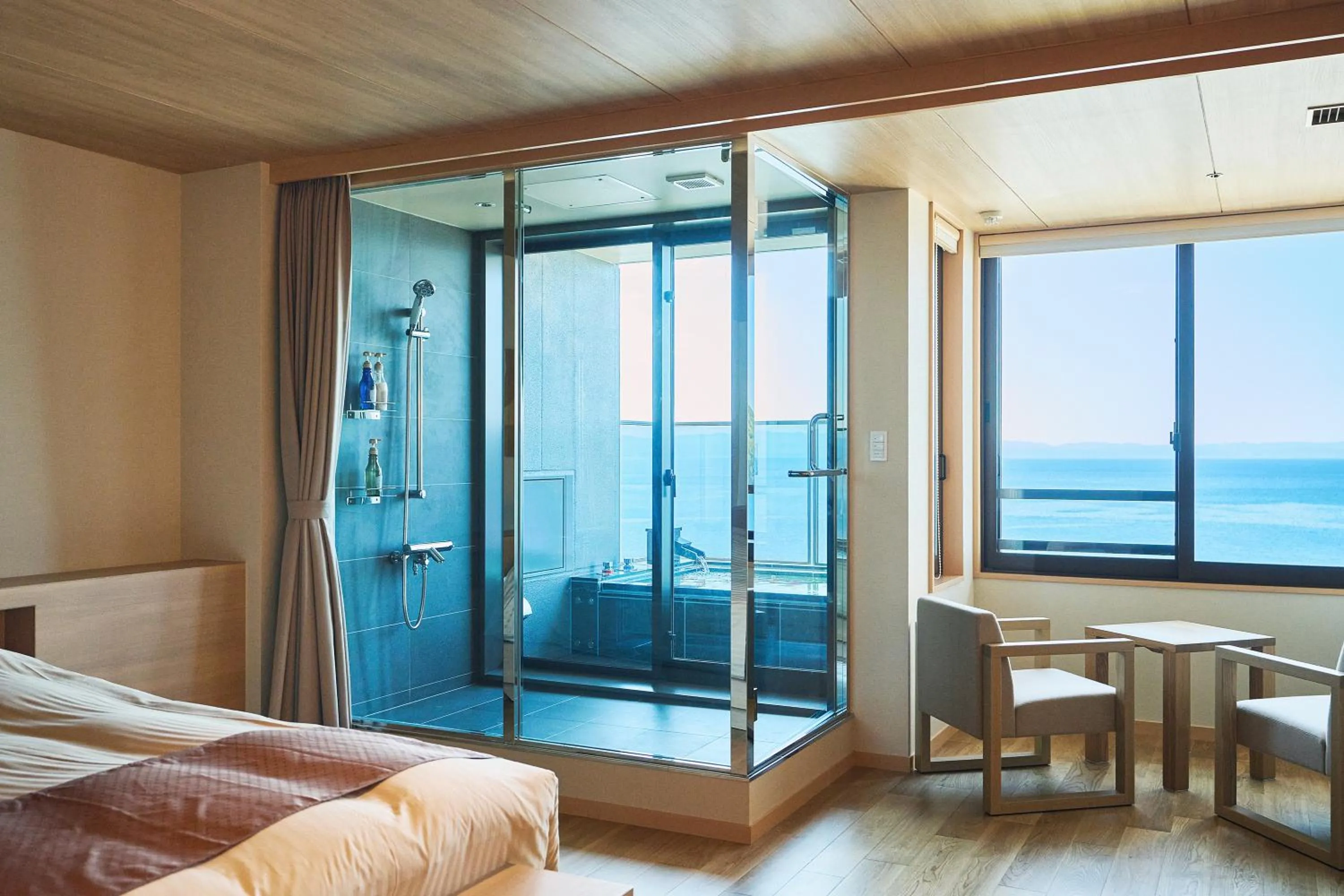 Open Air Bath, Bed in Kaisenkaku