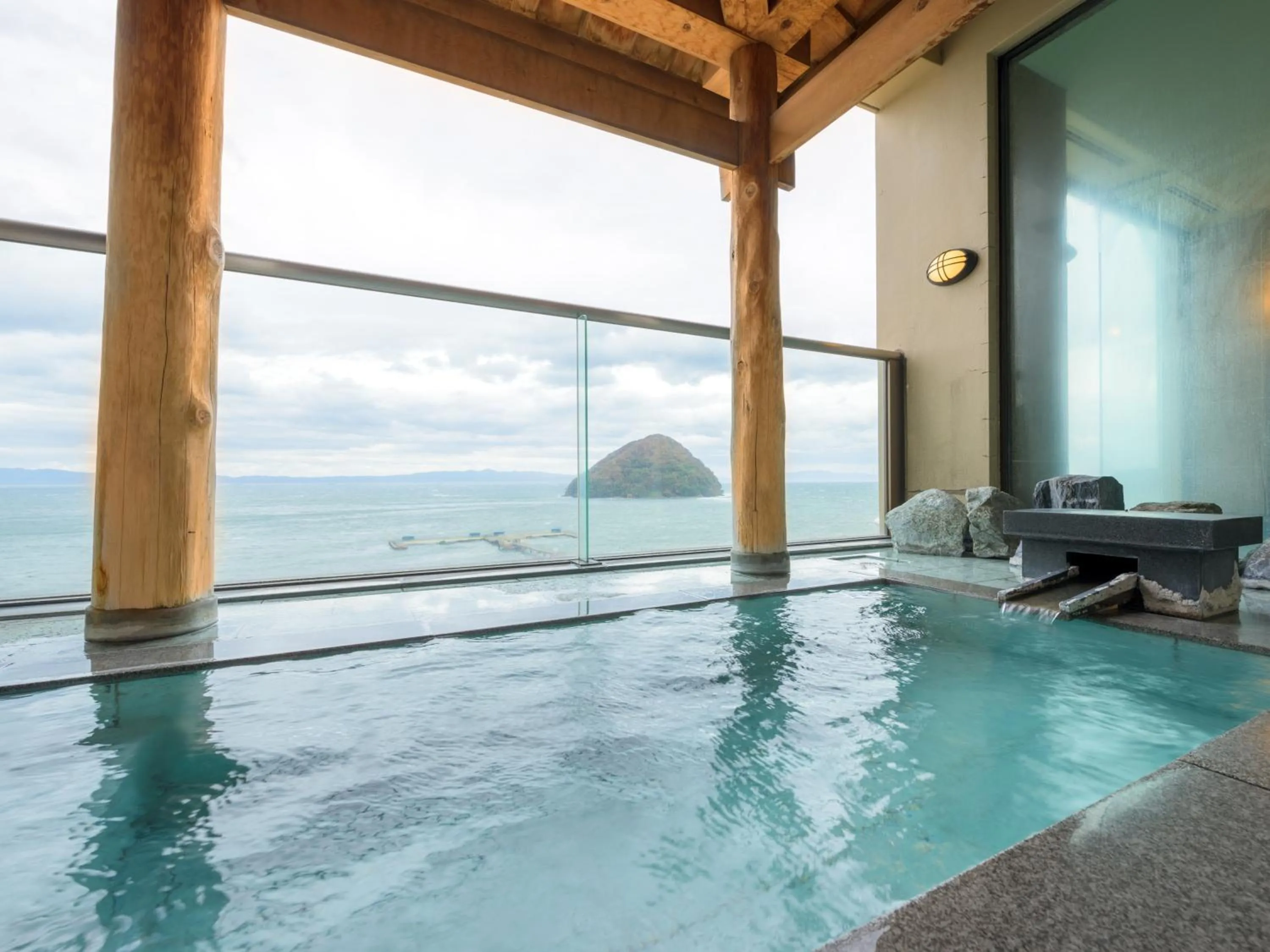 Hot Spring Bath in Kaisenkaku