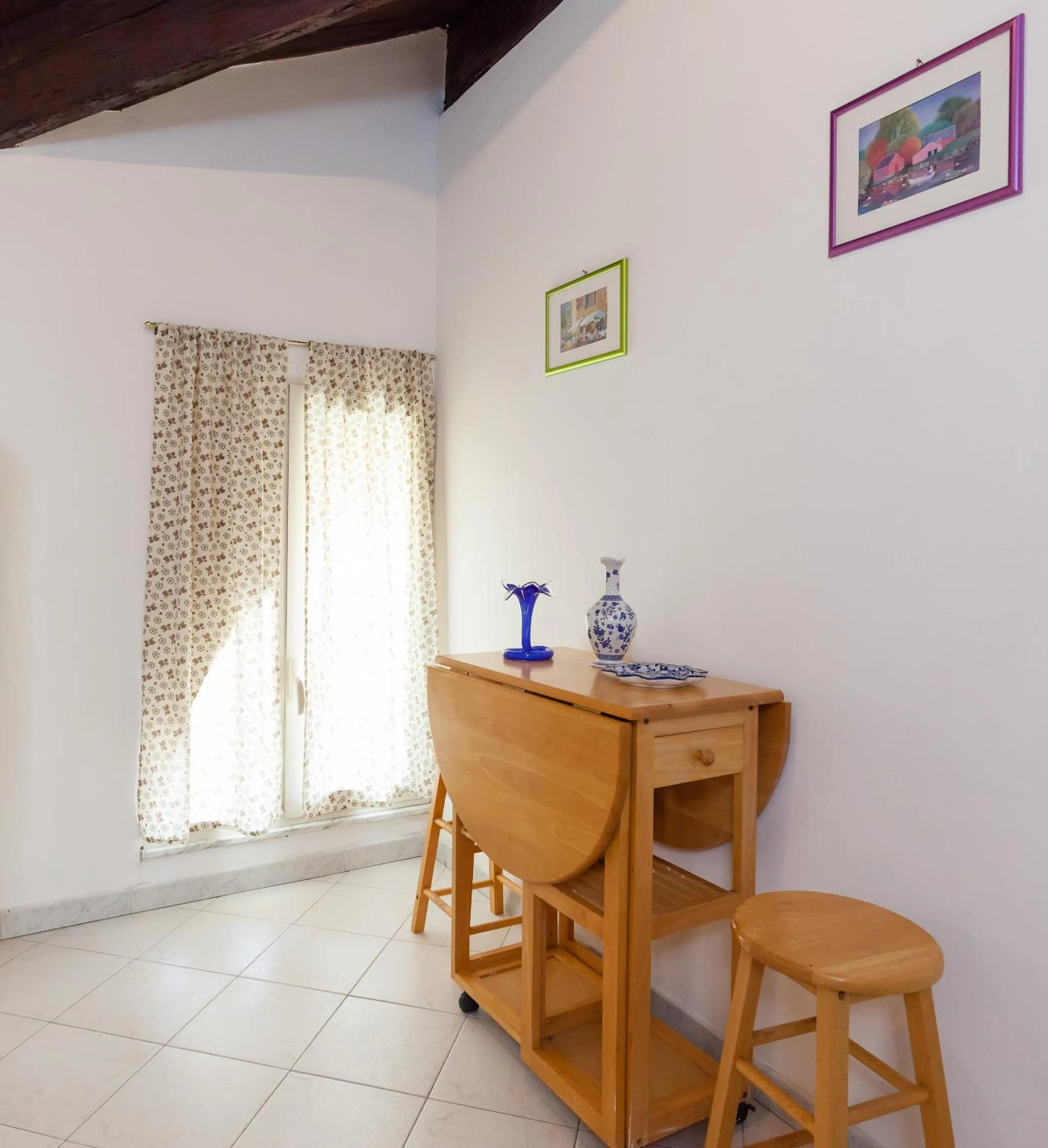 Dining area in Morelli Rooftop