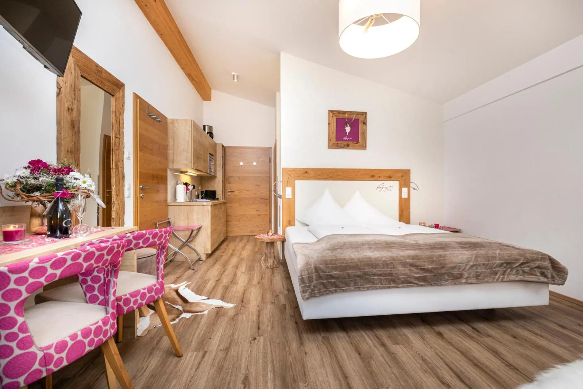 Kitchen or kitchenette, Bed in Enjoy The Alps