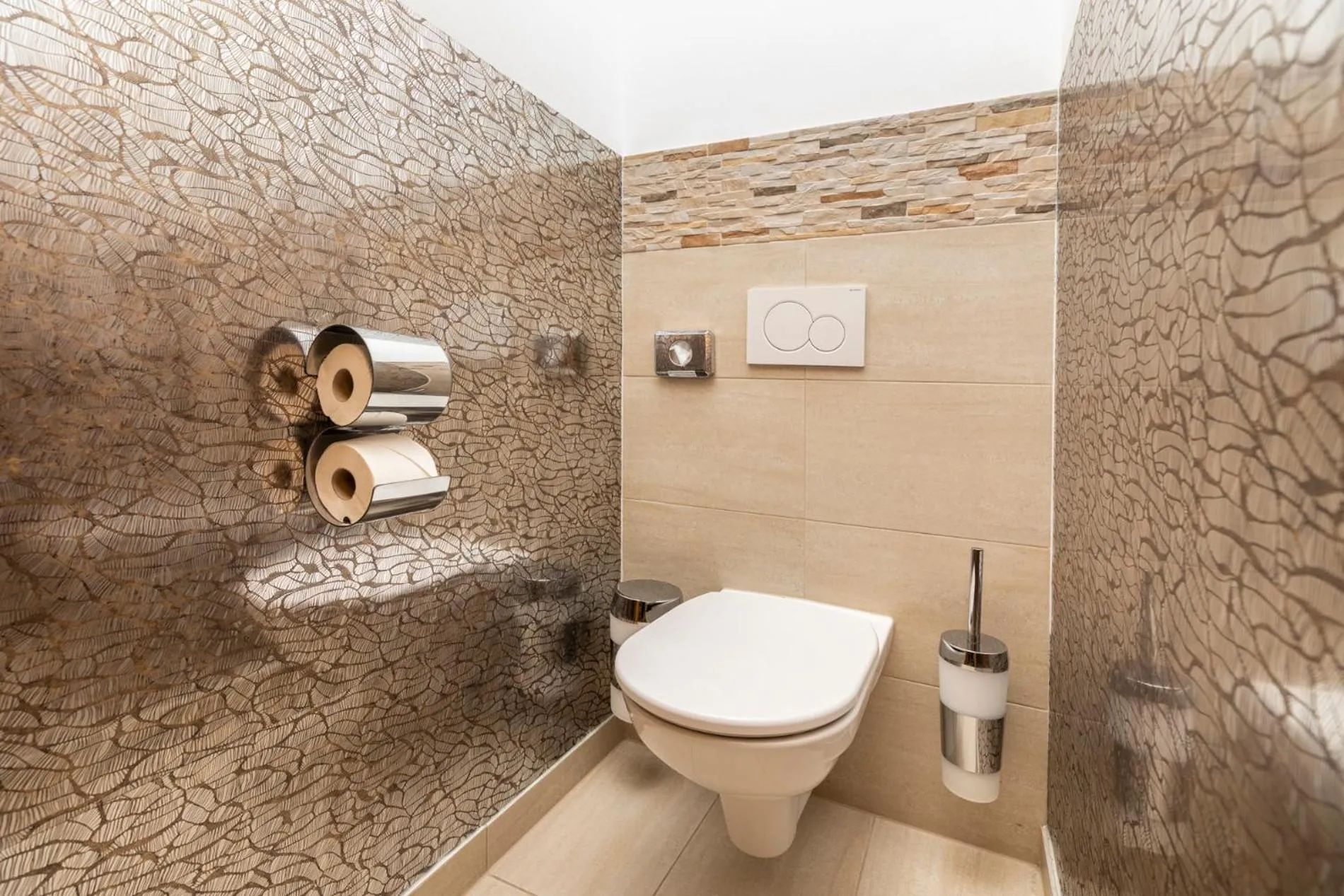 Toilet in Enjoy The Alps