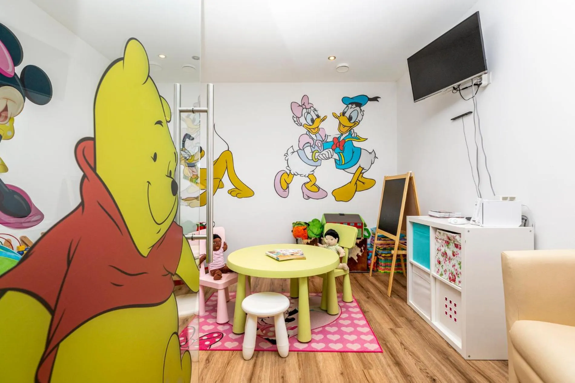 Communal lounge/ TV room in Enjoy The Alps