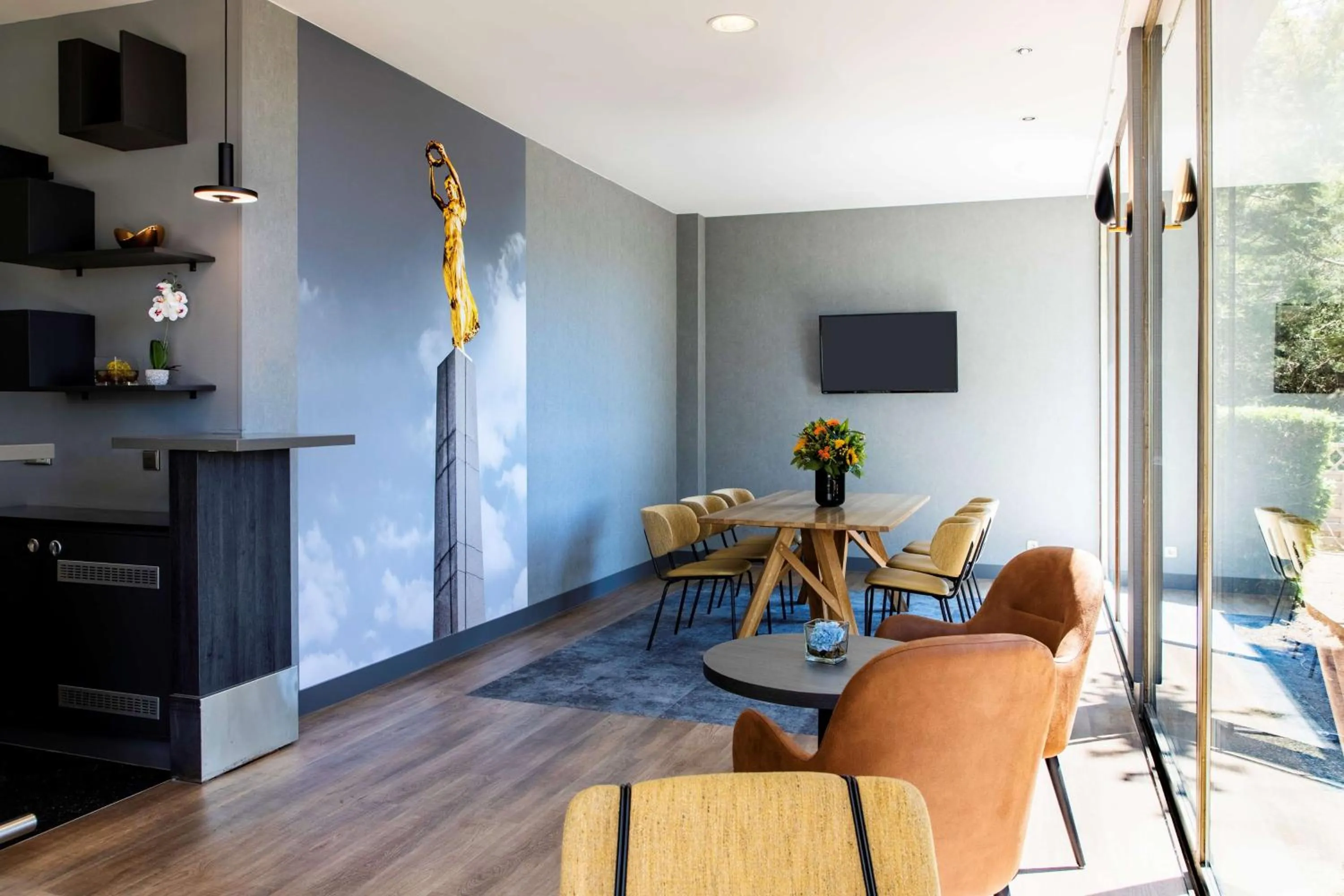 Lounge or bar in NH Luxembourg Airport