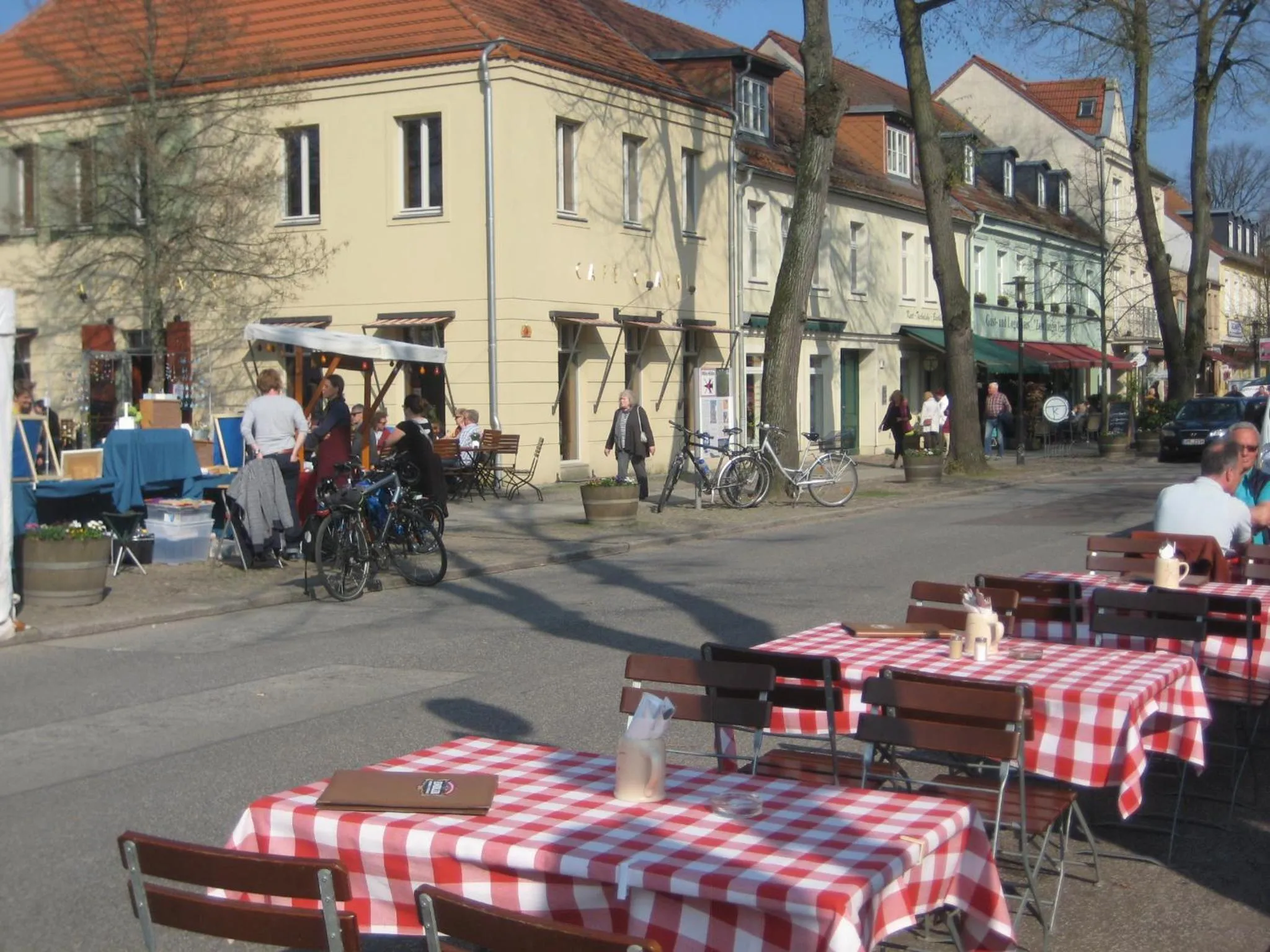 Restaurant/places to eat in Schloss-und Seeblick Apartment