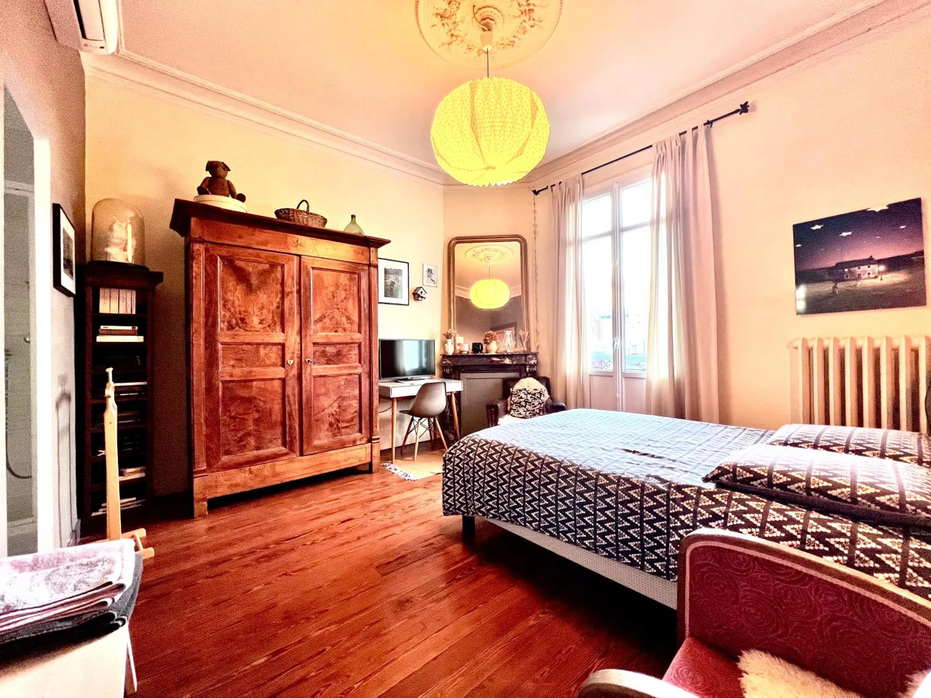 Bed in Au Petit Bonheur