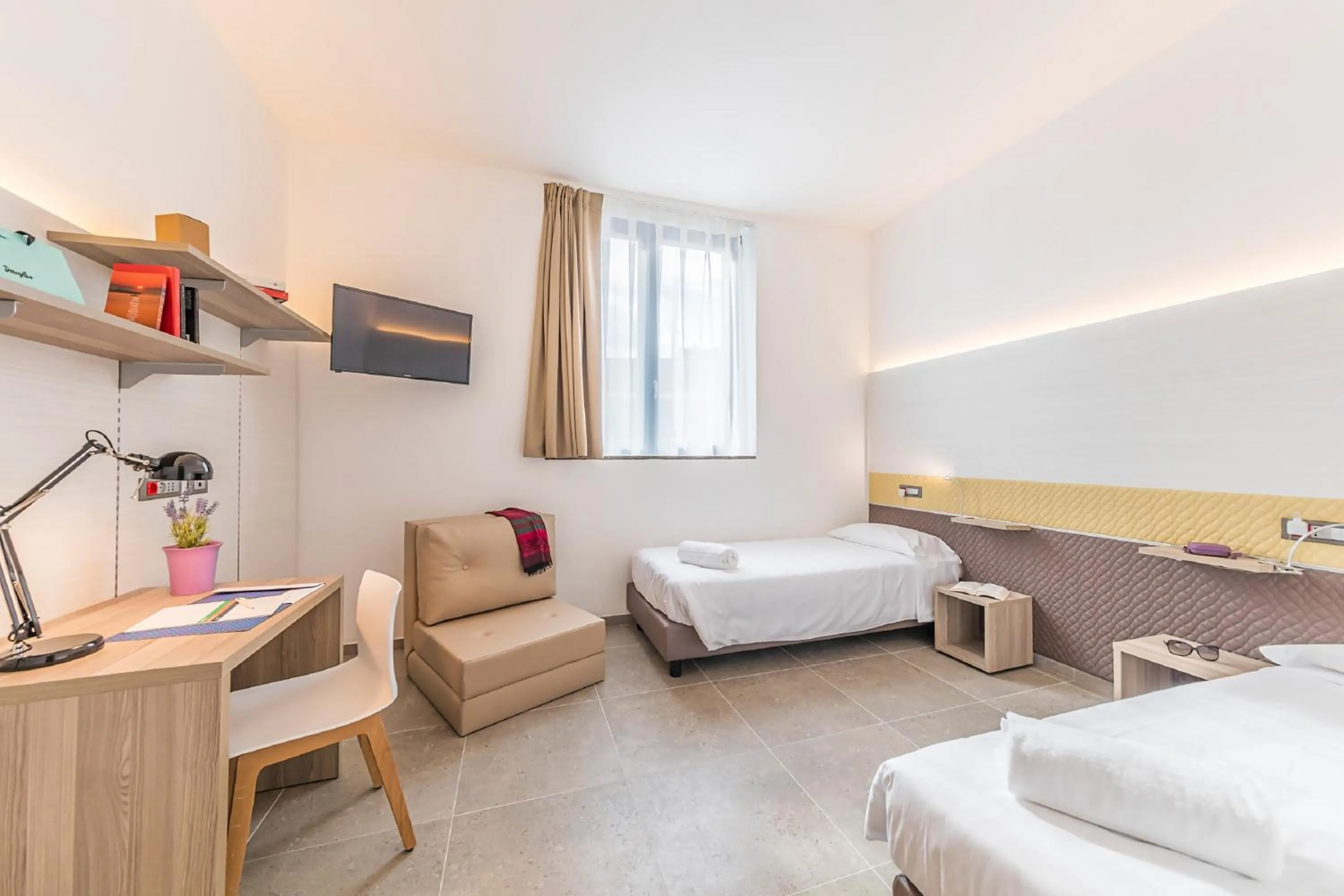 Photo of the whole room, Bed in Camplus Palermo Normanni - Casa per ferie