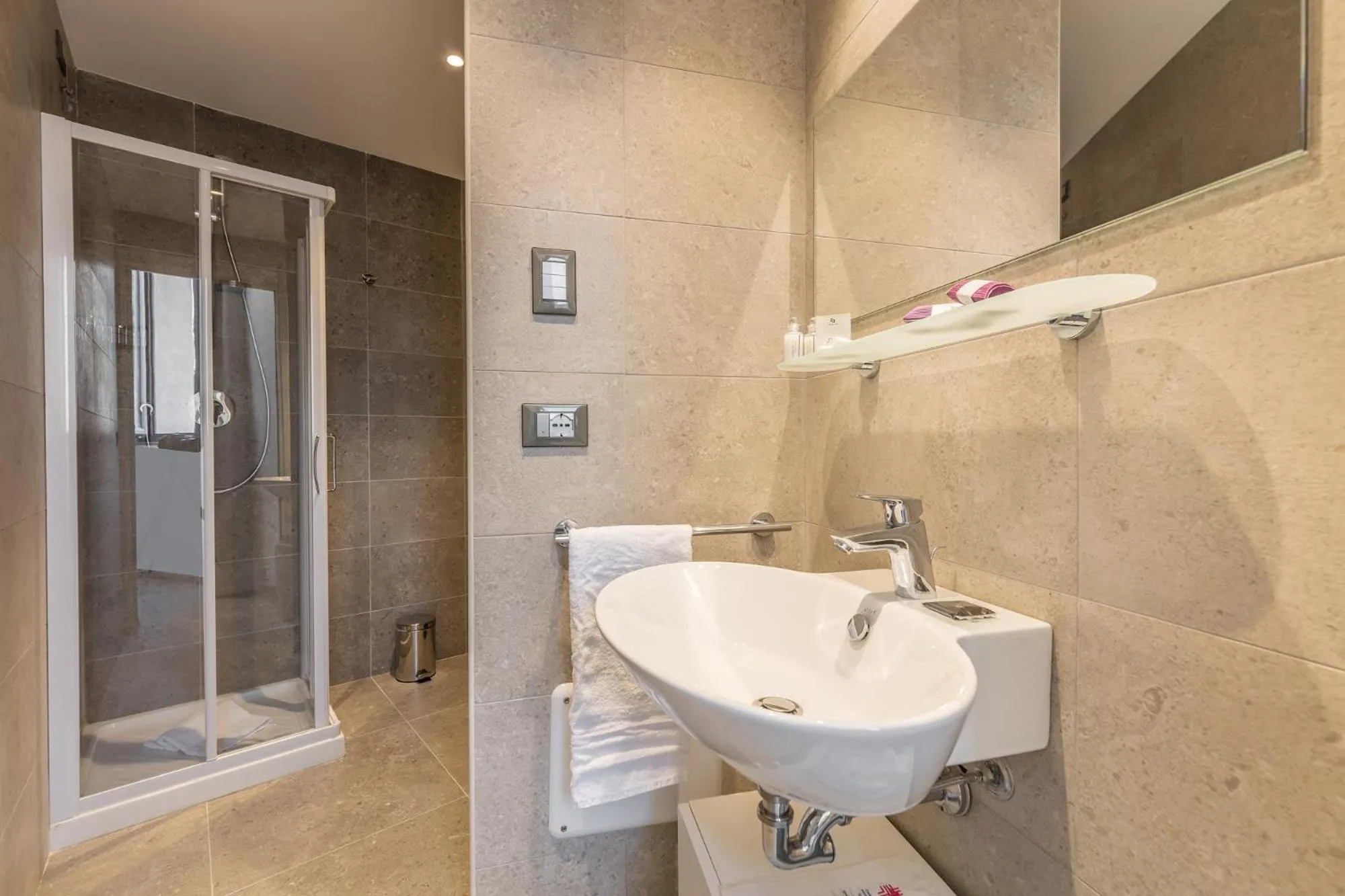 Bathroom in Camplus Palermo Normanni - Casa per ferie