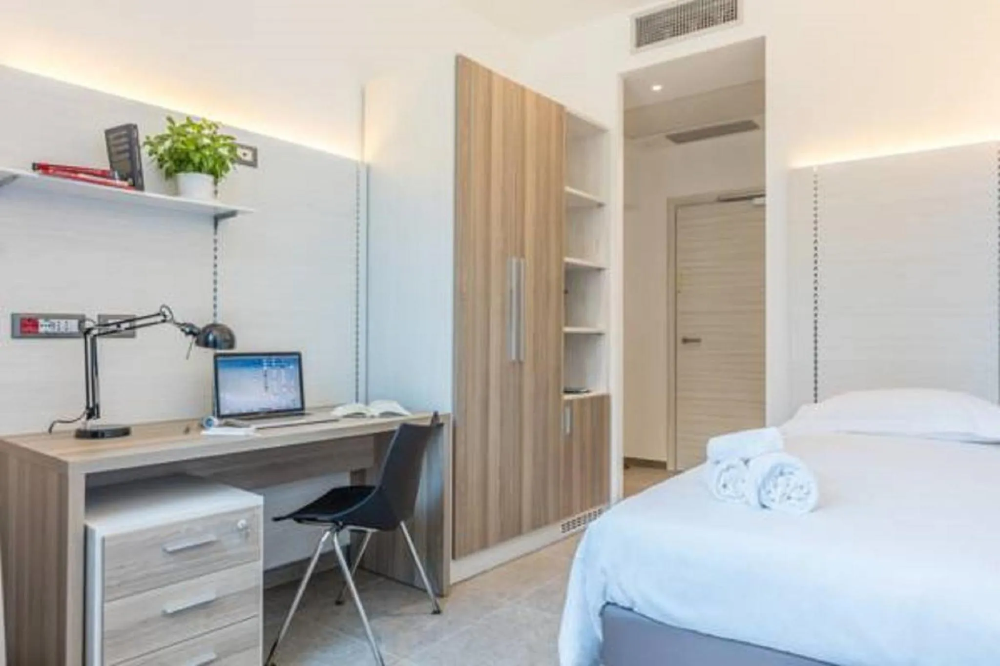 People, Bed in Camplus Palermo Normanni - Casa per ferie