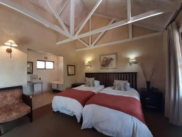 Bed in Leeuwenbosch Shearers Lodge - Amakhala Game Reserve