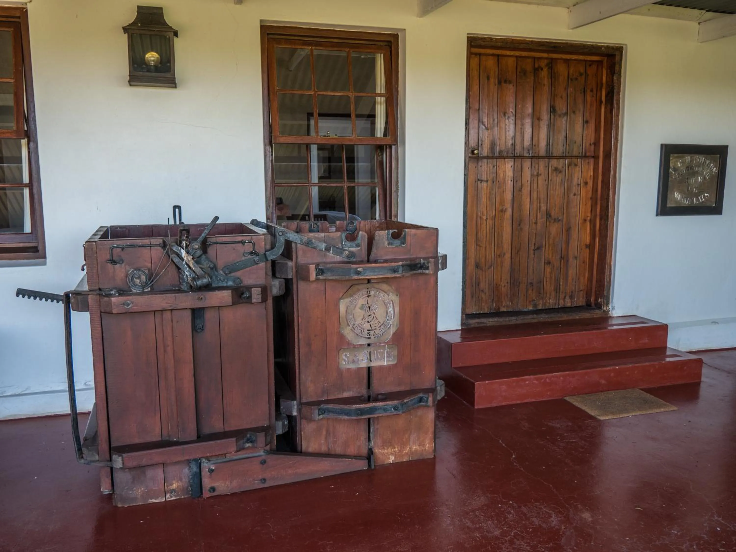 Facade/entrance in Leeuwenbosch Shearers Lodge - Amakhala Game Reserve